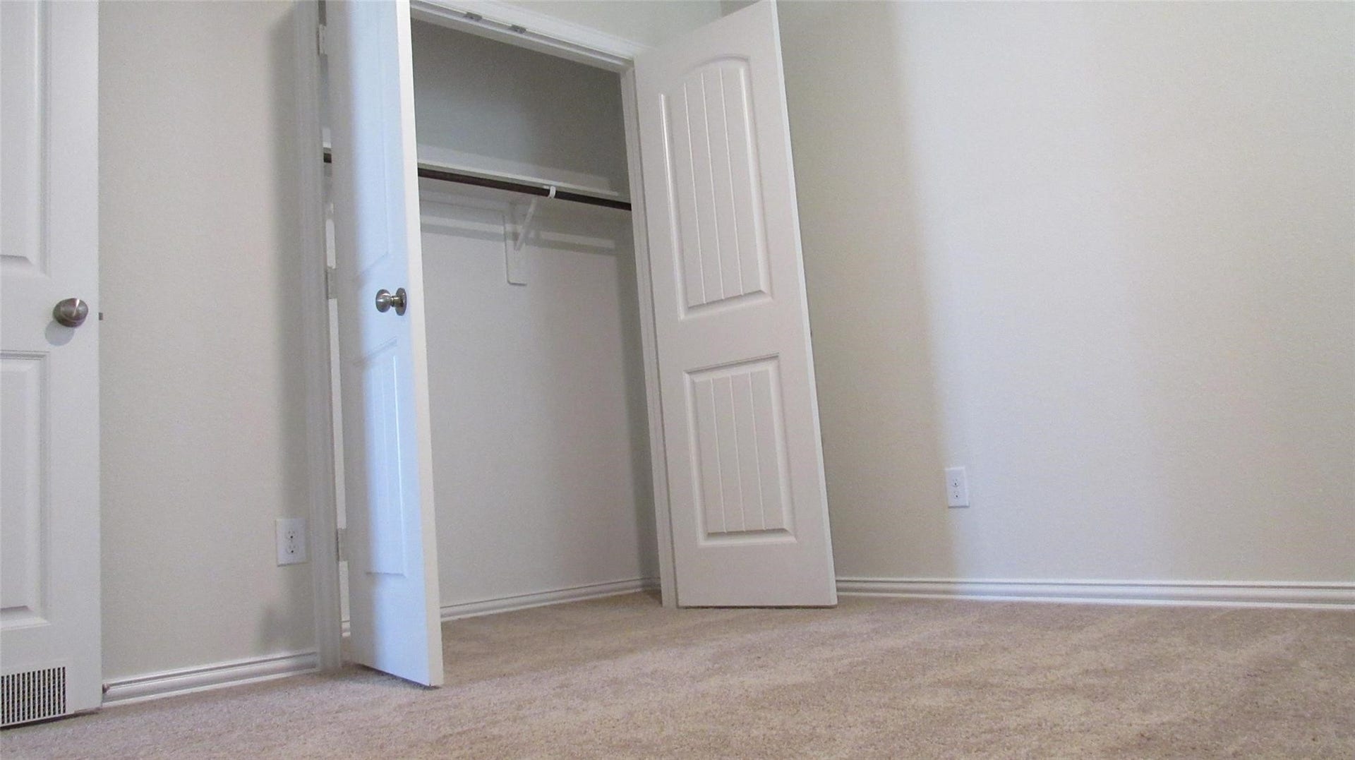 9007 Beacon Mill Drive, Cypress, TX 77433 9007 Beacon Mill Drive, Cypress, TX 77433