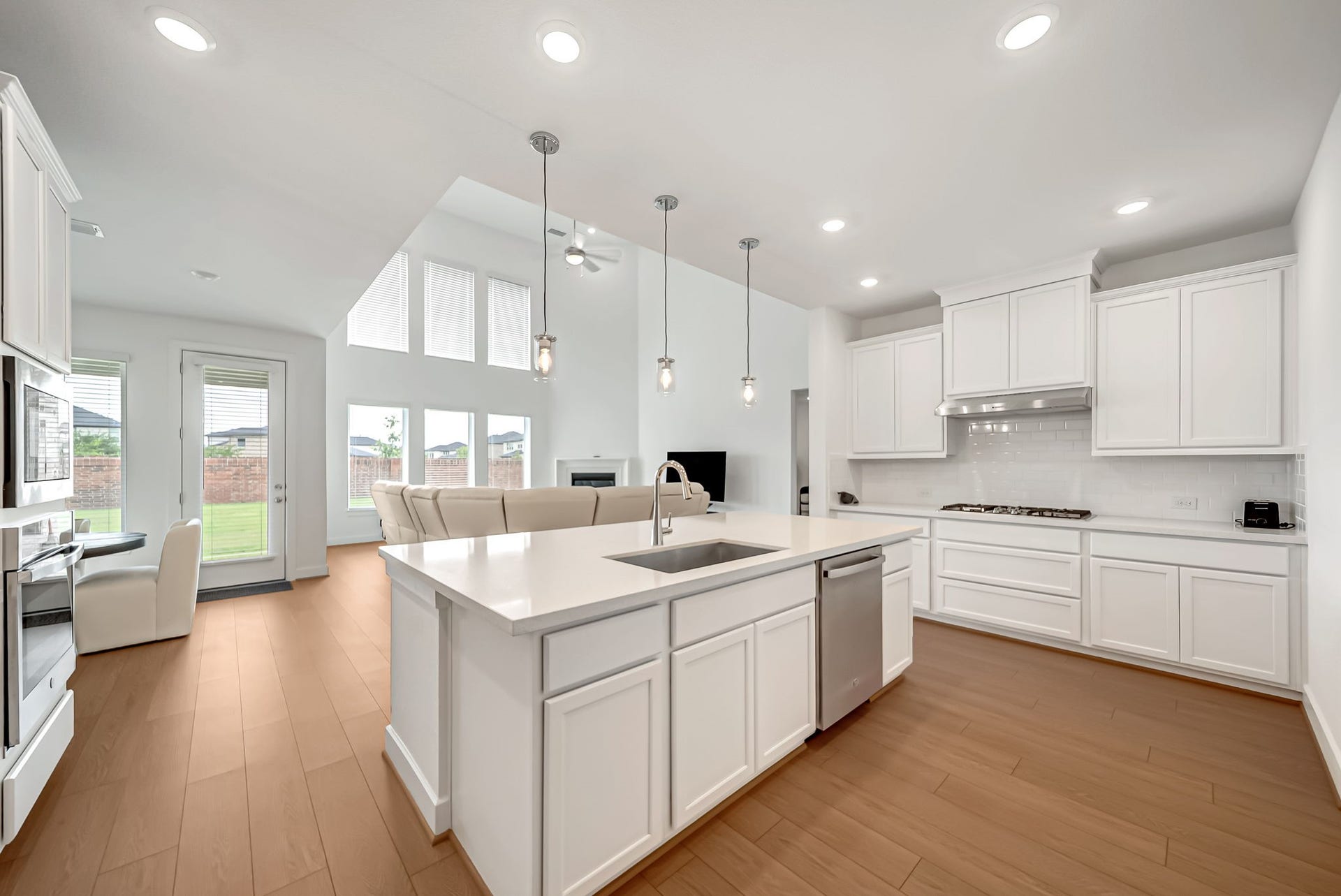 2116 Lila Sky Lane, Friendswood, TX 77546 Chef's Kitchen with Premium Finishes
