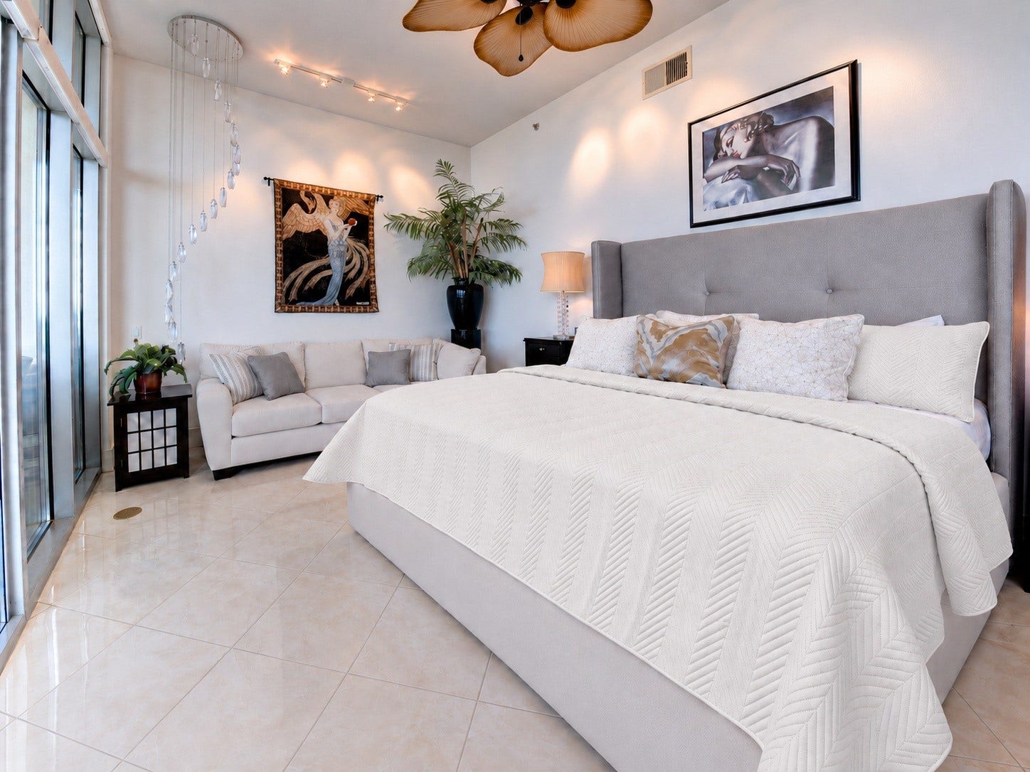 801 E Beach Drive, #BC2808, Galveston, TX 77550 One of two spacious primary suites, featuring 11'4? penthouse ceilings and a sitting area beside the balcony doors.