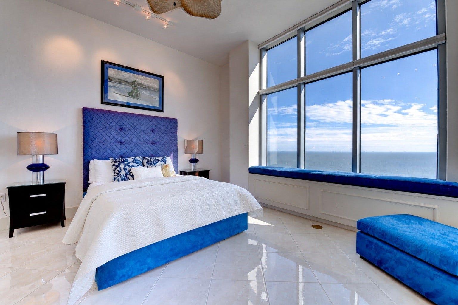 801 E Beach Drive, #BC2808, Galveston, TX 77550 Spacious second primary bath features a claw-foot tub, dual vanities, makeup area and dramatic crystal lighting