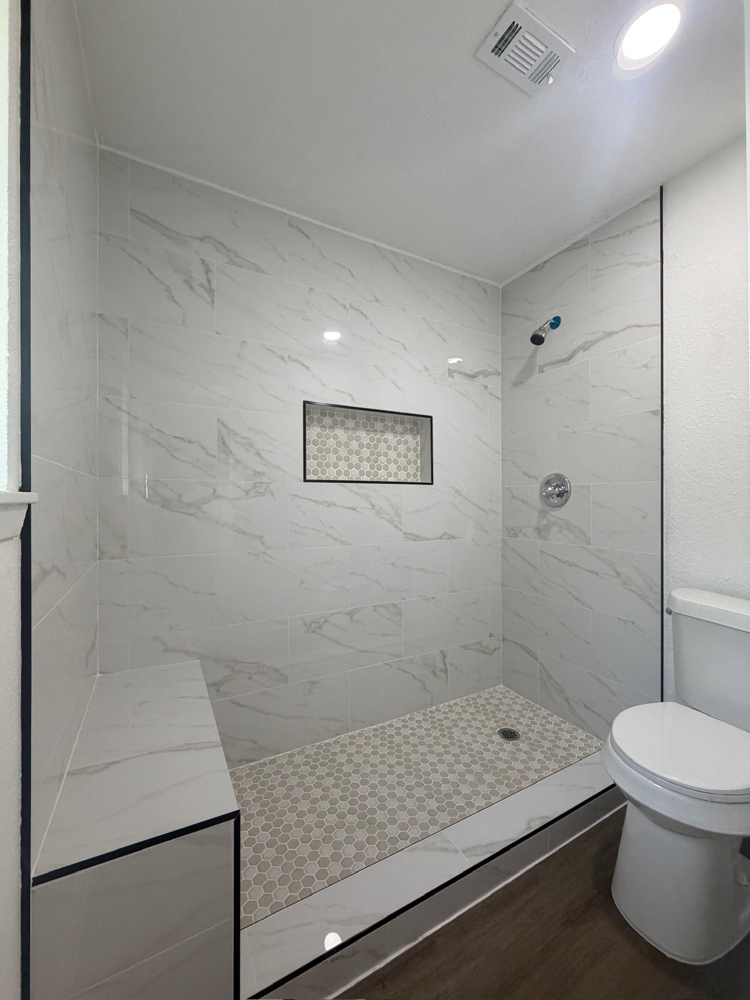 5935 Caruso Forest Drive, Houston, TX 77088 Primary Shower with Bench