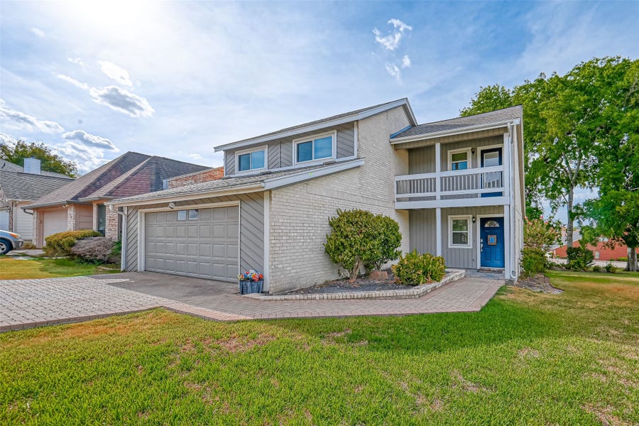 Property photo for 131 Cove Circle, Conroe, TX