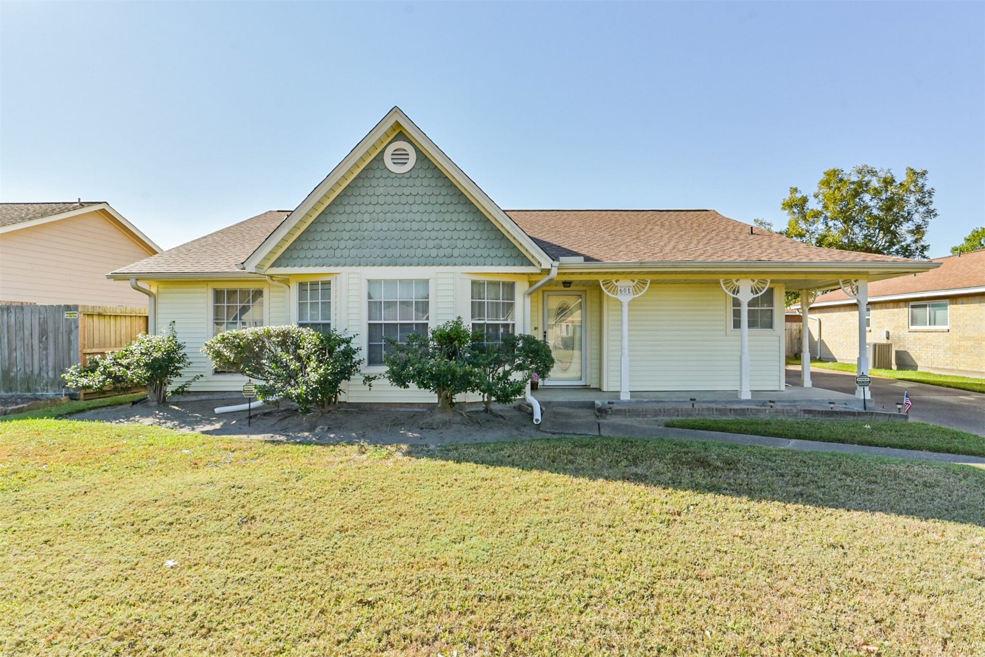 601 Kimswick C Court, Deer Park, TX 77536 Make this lovely, well-maintained home located in a quiet neighborhood your new home.