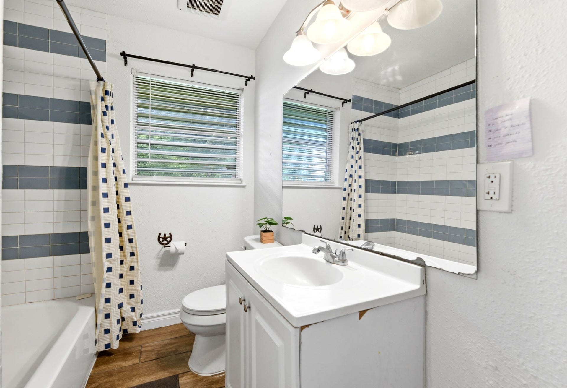 3910 DICKINSON Avenue, Dickinson, TX 77539 3910 DICKINSON Avenue, Dickinson, TX 77539