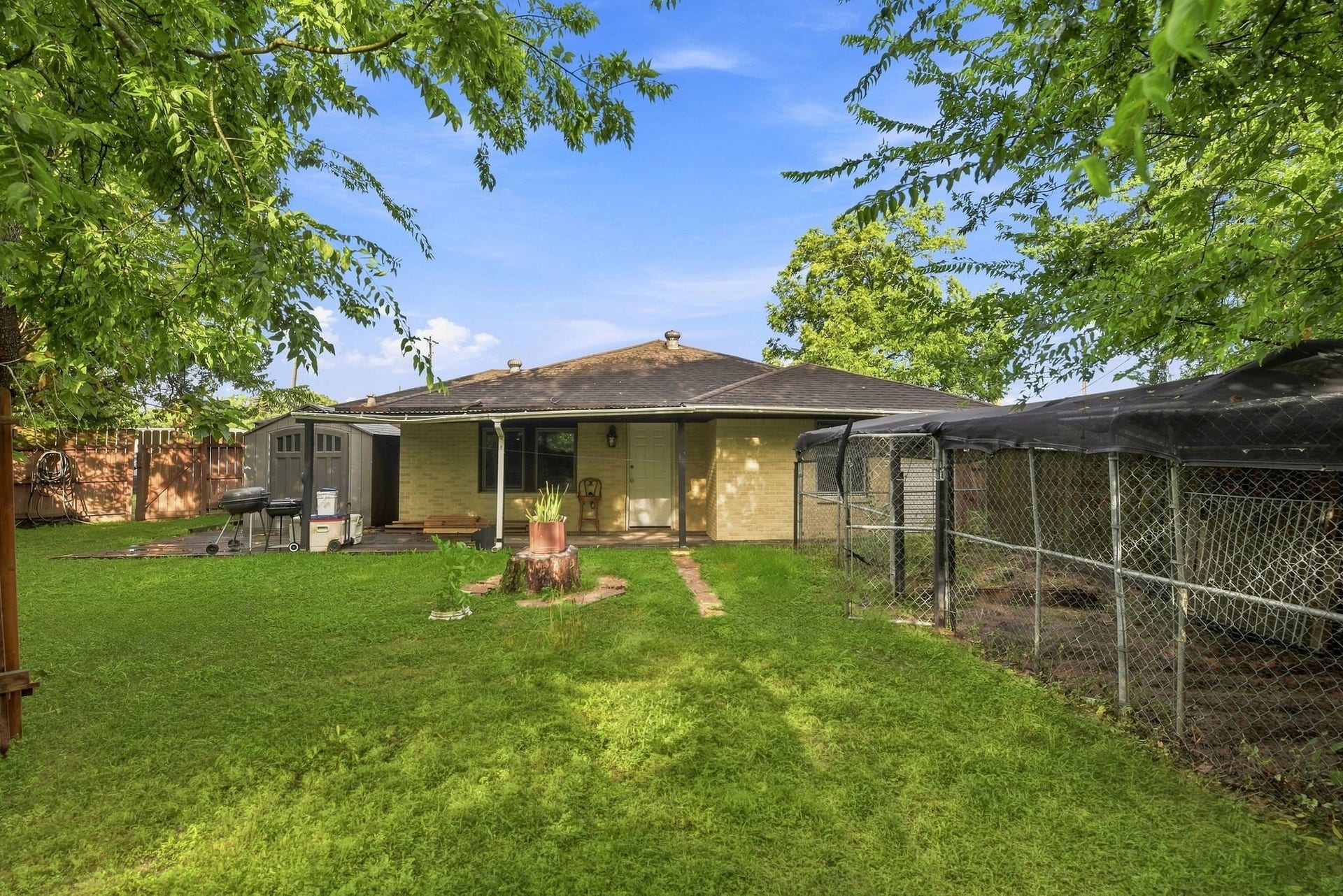 3910 DICKINSON Avenue, Dickinson, TX 77539 3910 DICKINSON Avenue, Dickinson, TX 77539