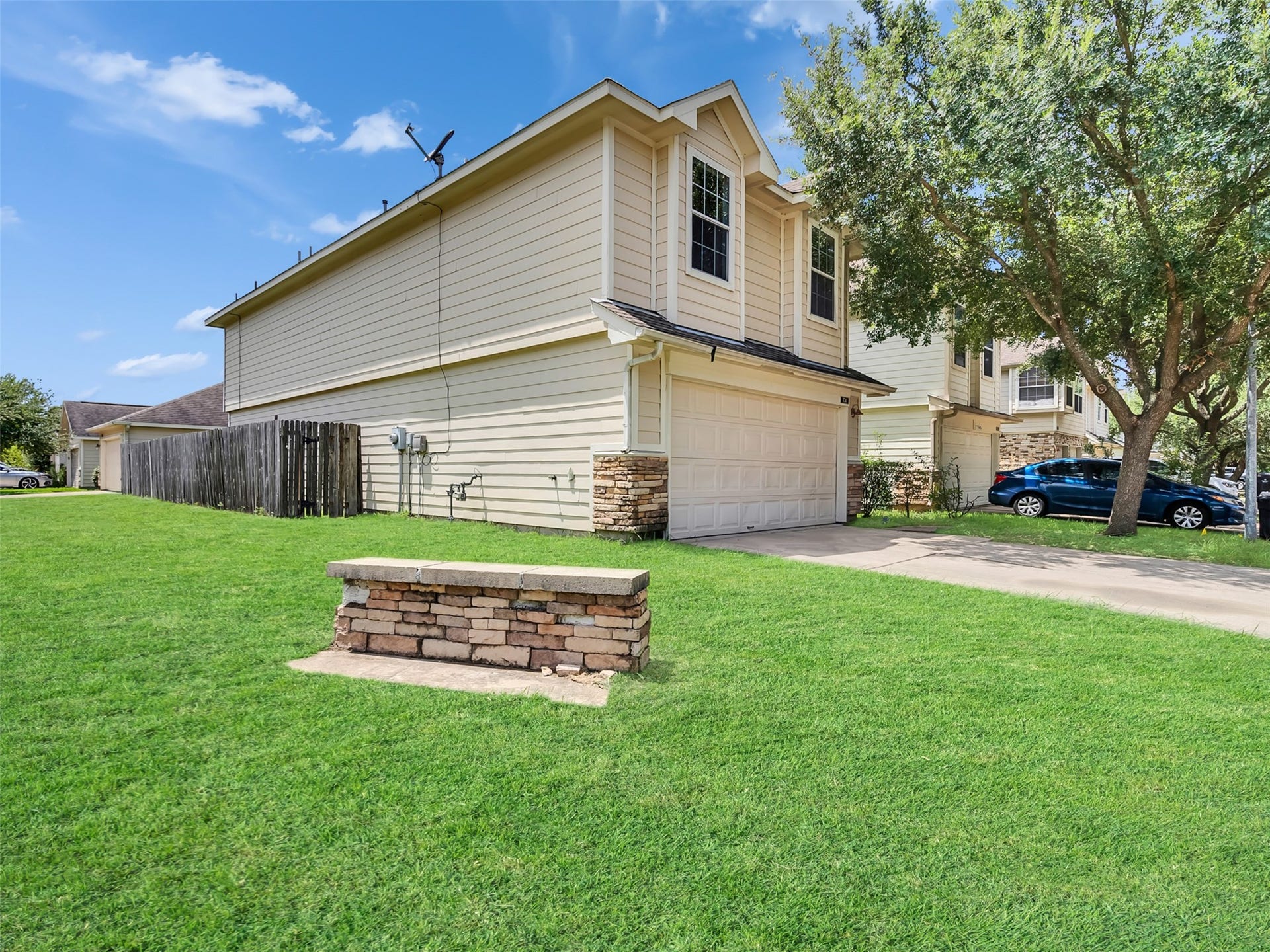 3710 Windmill Village Drive, Houston, TX 77082 3710 Windmill Village Drive, Houston, TX 77082
