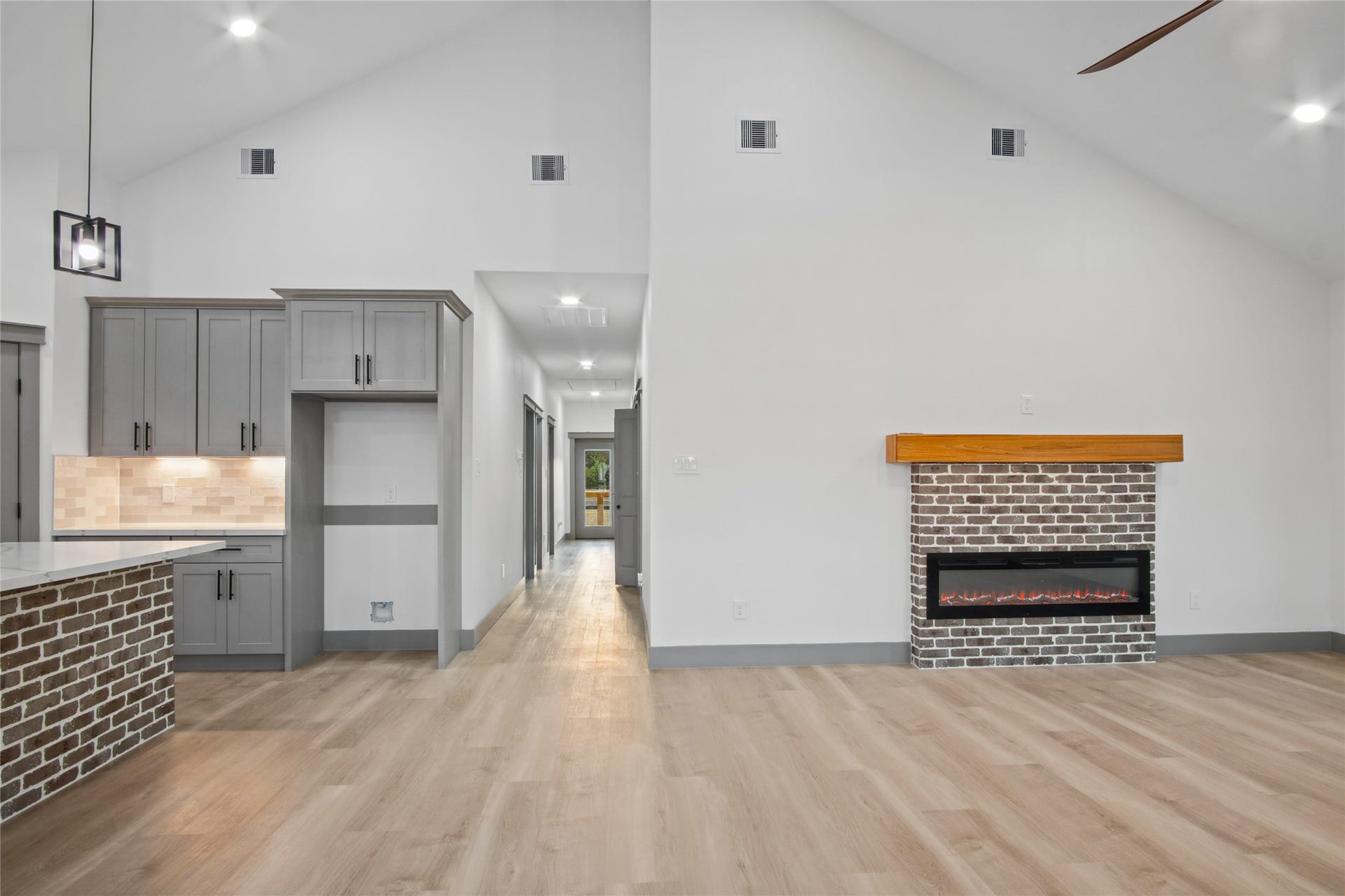 406 West Drive, Kemah, TX 77565