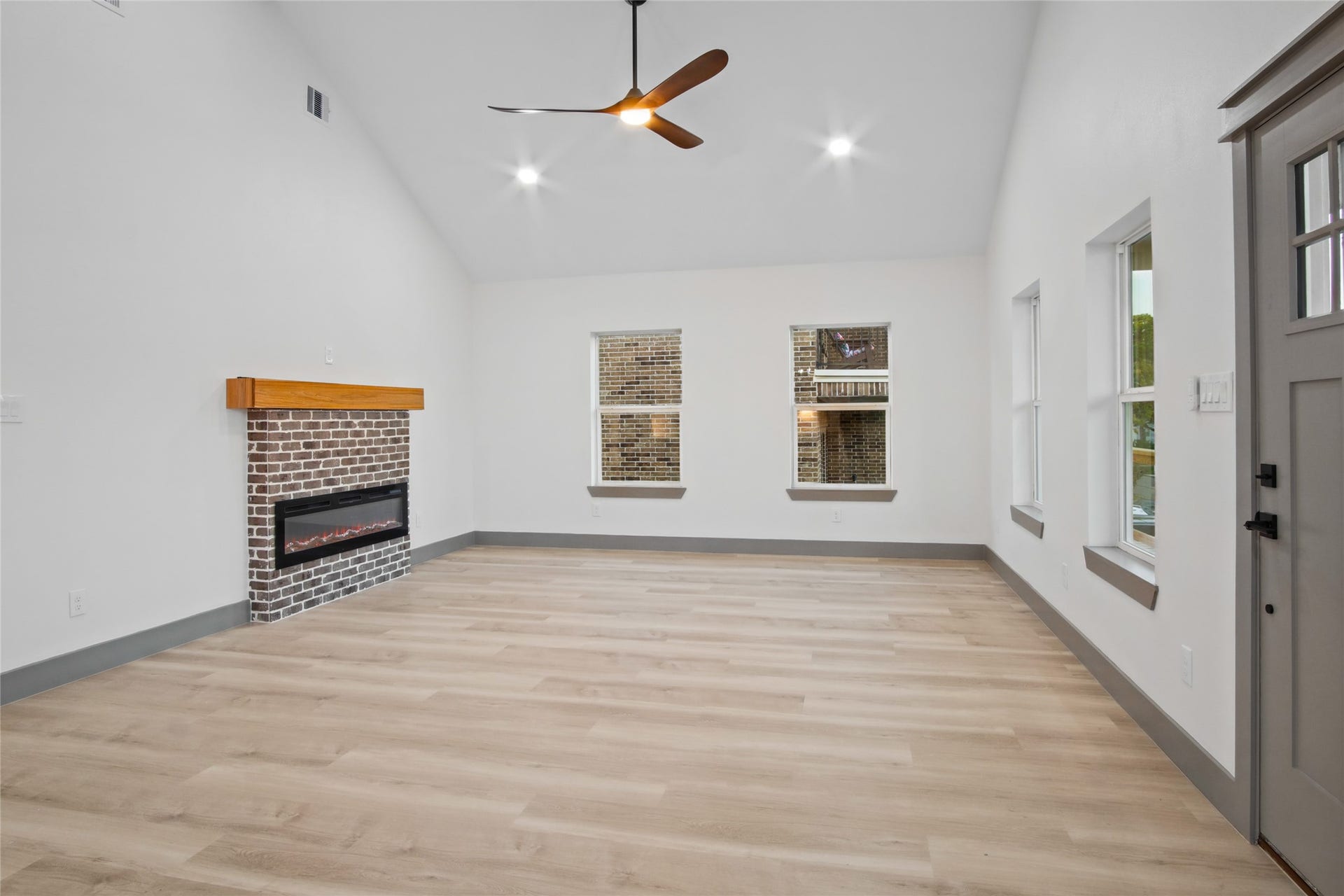 406 West Drive, Kemah, TX 77565