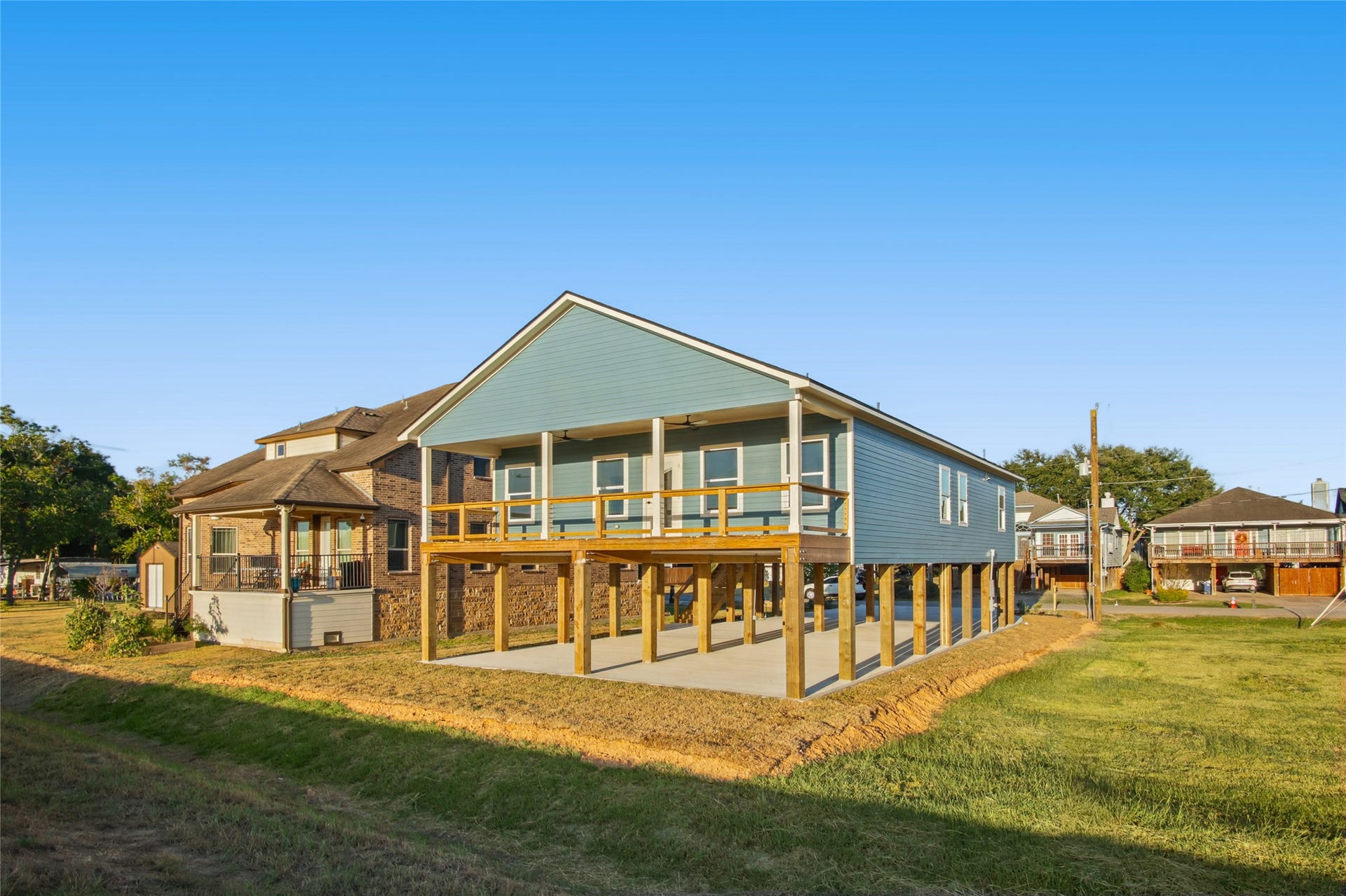 406 West Drive, Kemah, TX 77565