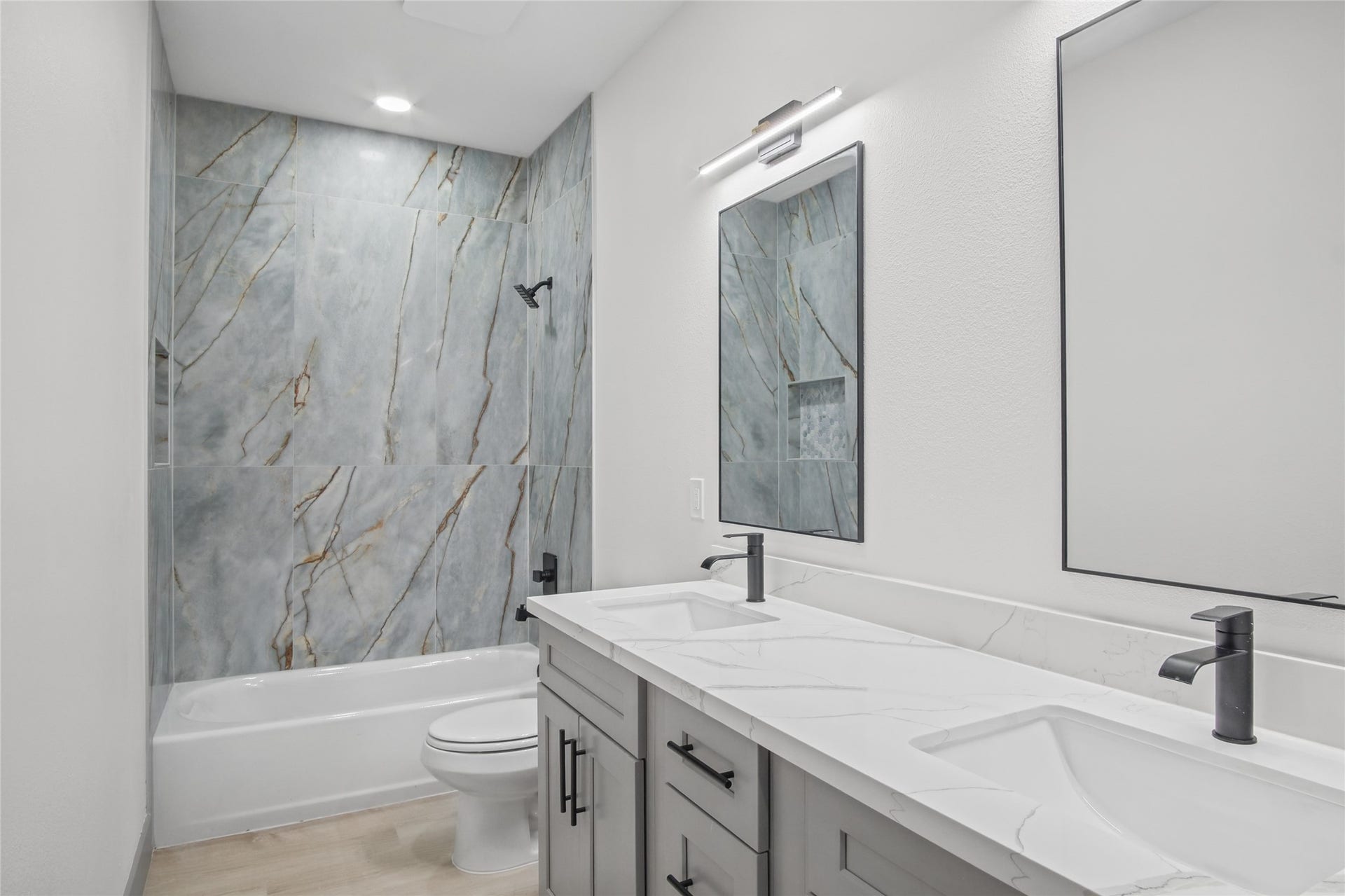 406 West Drive, Kemah, TX 77565