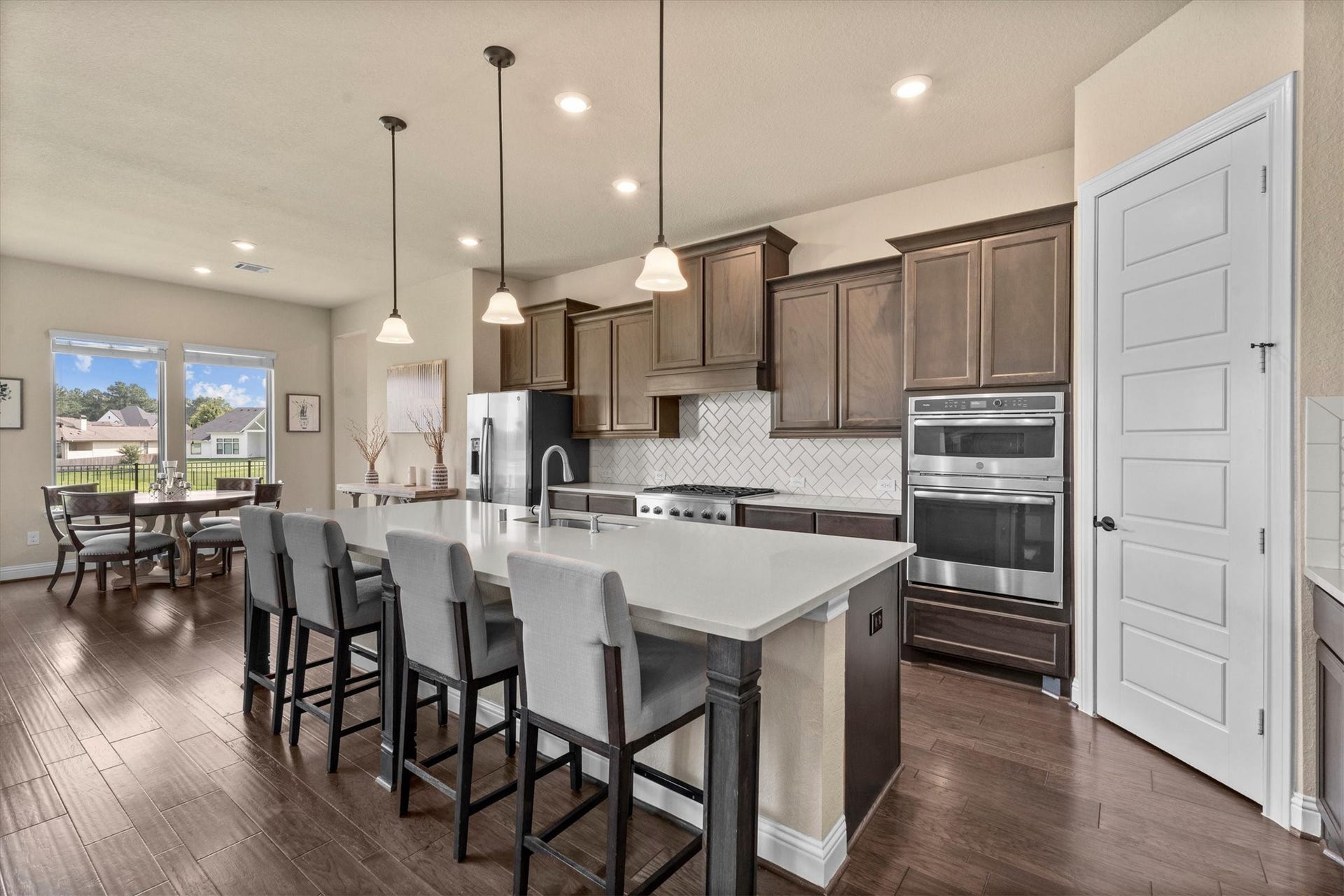 4906 Tres Lagos Drive, Spring, TX 77389 4906 Tres Lagos Drive, Spring, TX 77389