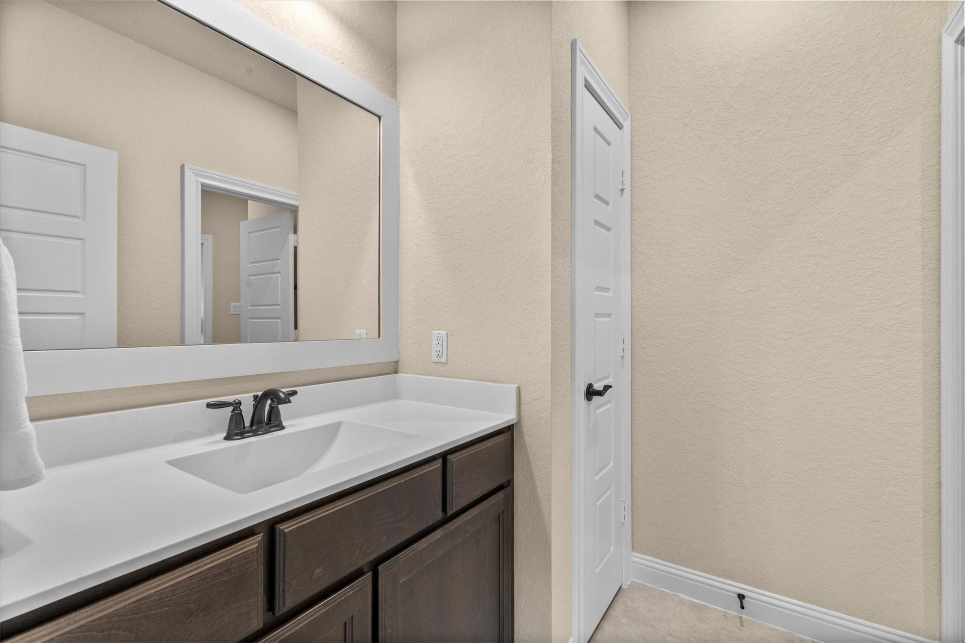 4906 Tres Lagos Drive, Spring, TX 77389 4906 Tres Lagos Drive, Spring, TX 77389