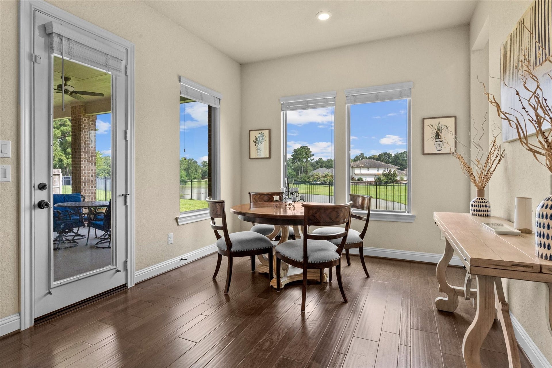 4906 Tres Lagos Drive, Spring, TX 77389 4906 Tres Lagos Drive, Spring, TX 77389