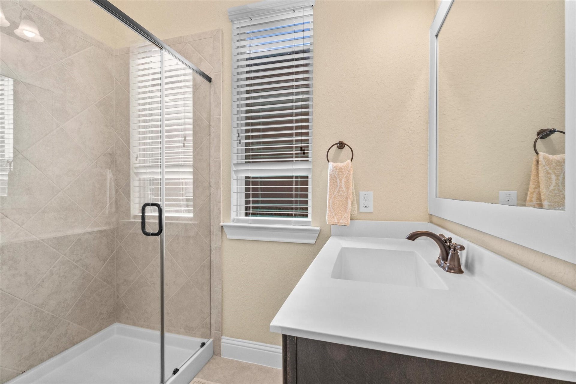 4906 Tres Lagos Drive, Spring, TX 77389 4906 Tres Lagos Drive, Spring, TX 77389