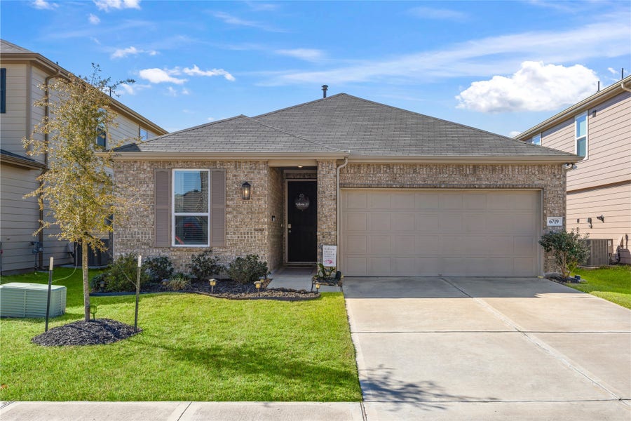 Property photo for 6719 Waterbuck Trace, Richmond, TX