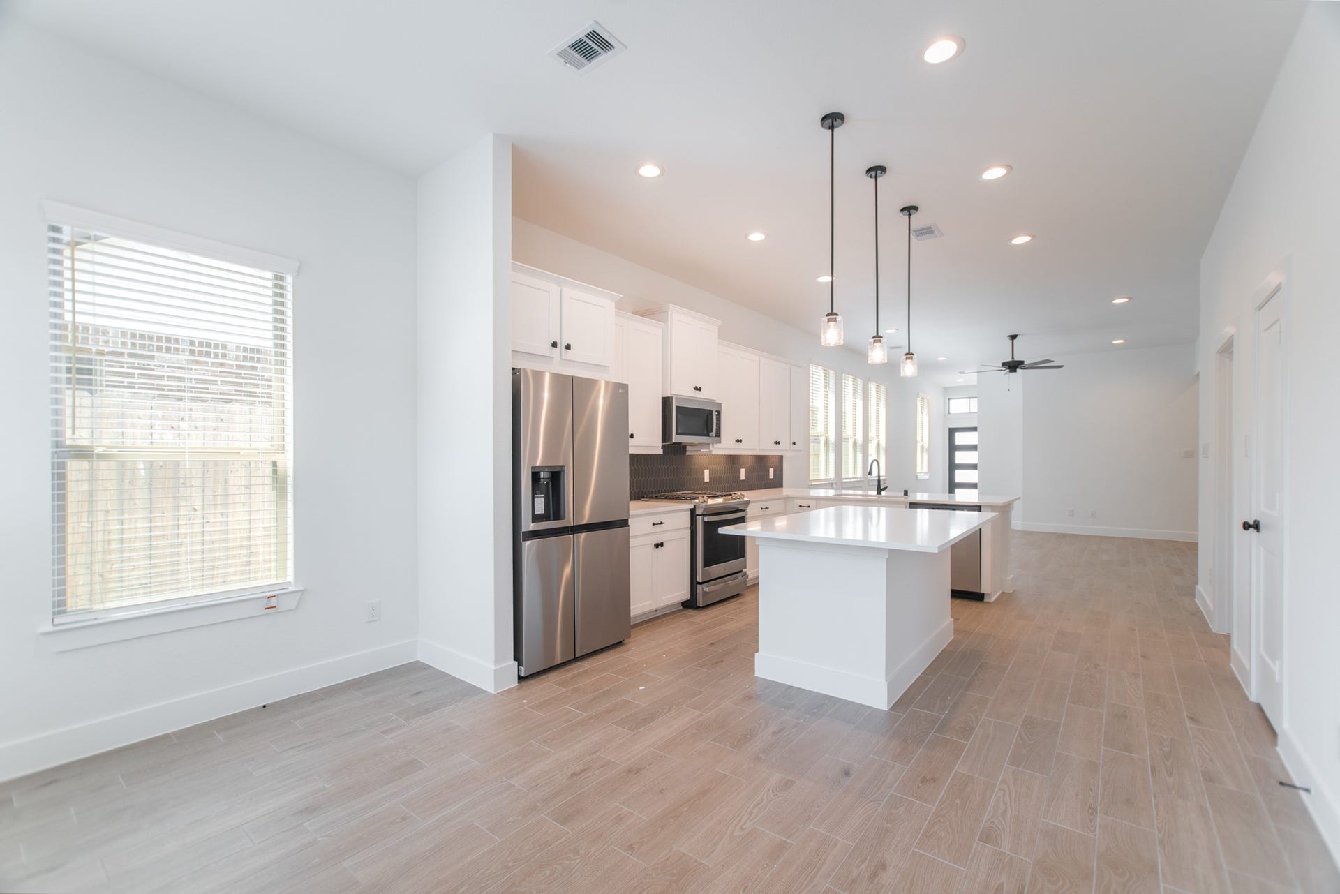 10566 Wild Chives, Conroe, TX 77385 10566 Wild Chives, Conroe, TX 77385