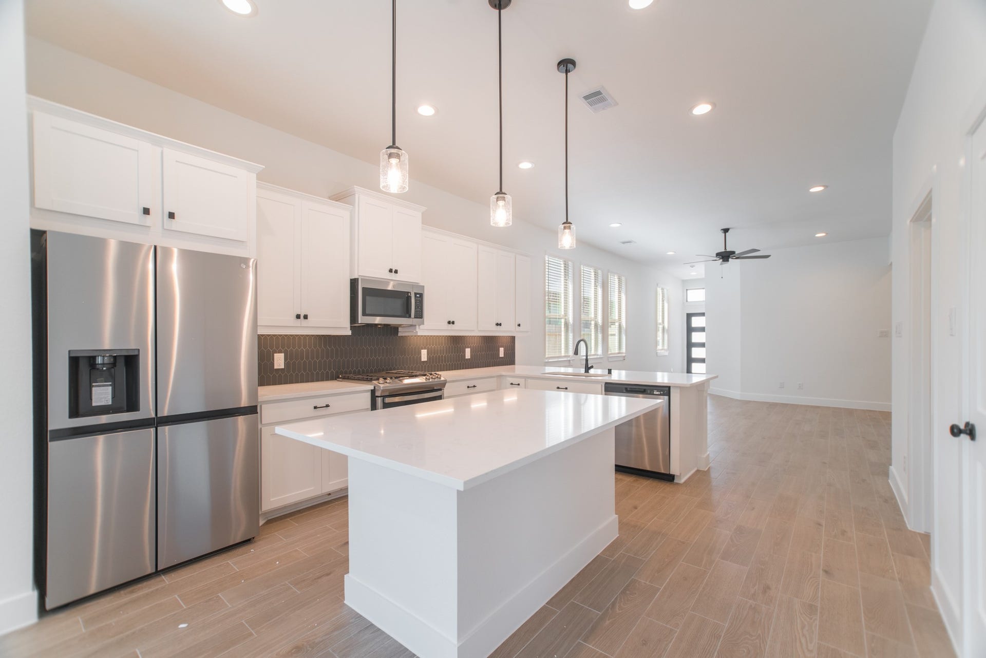 10566 Wild Chives, Conroe, TX 77385 10566 Wild Chives, Conroe, TX 77385