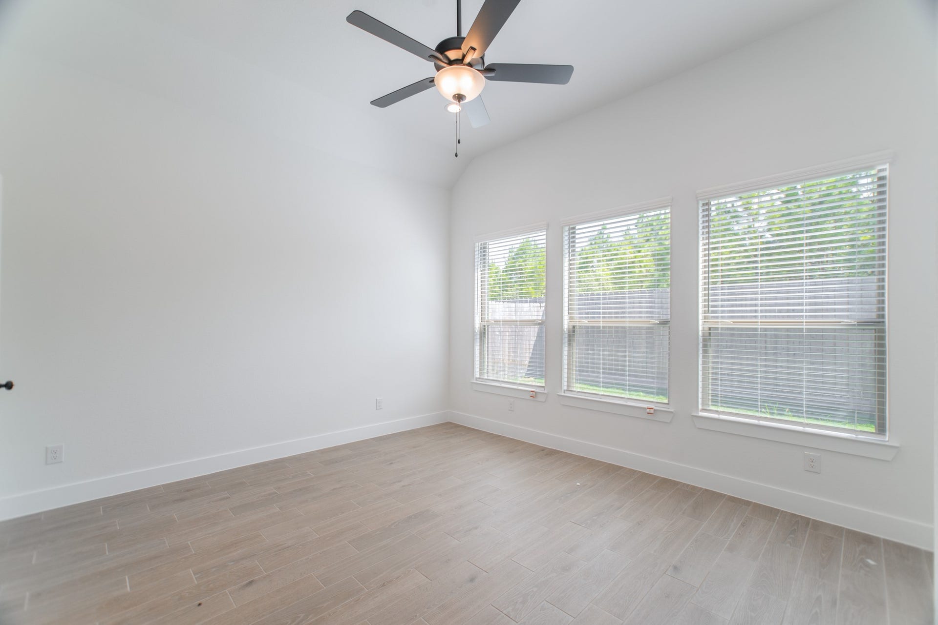 10566 Wild Chives, Conroe, TX 77385 10566 Wild Chives, Conroe, TX 77385
