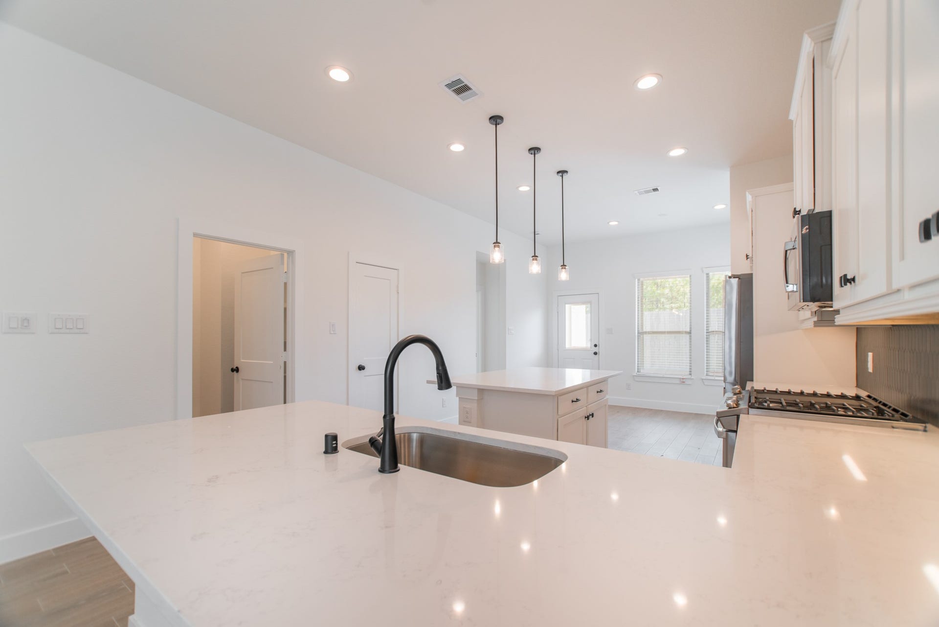 10566 Wild Chives, Conroe, TX 77385 10566 Wild Chives, Conroe, TX 77385
