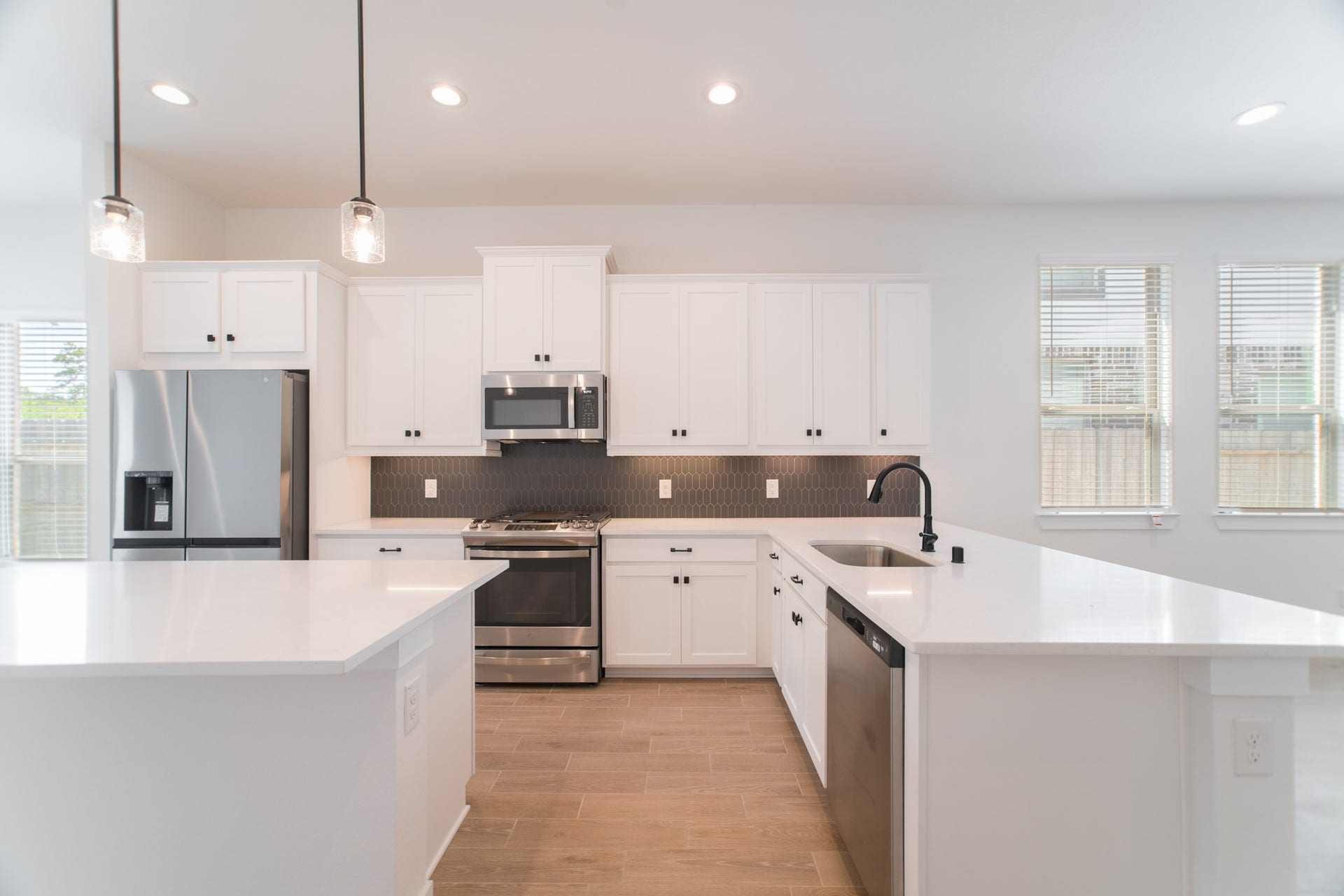 10566 Wild Chives, Conroe, TX 77385 10566 Wild Chives, Conroe, TX 77385