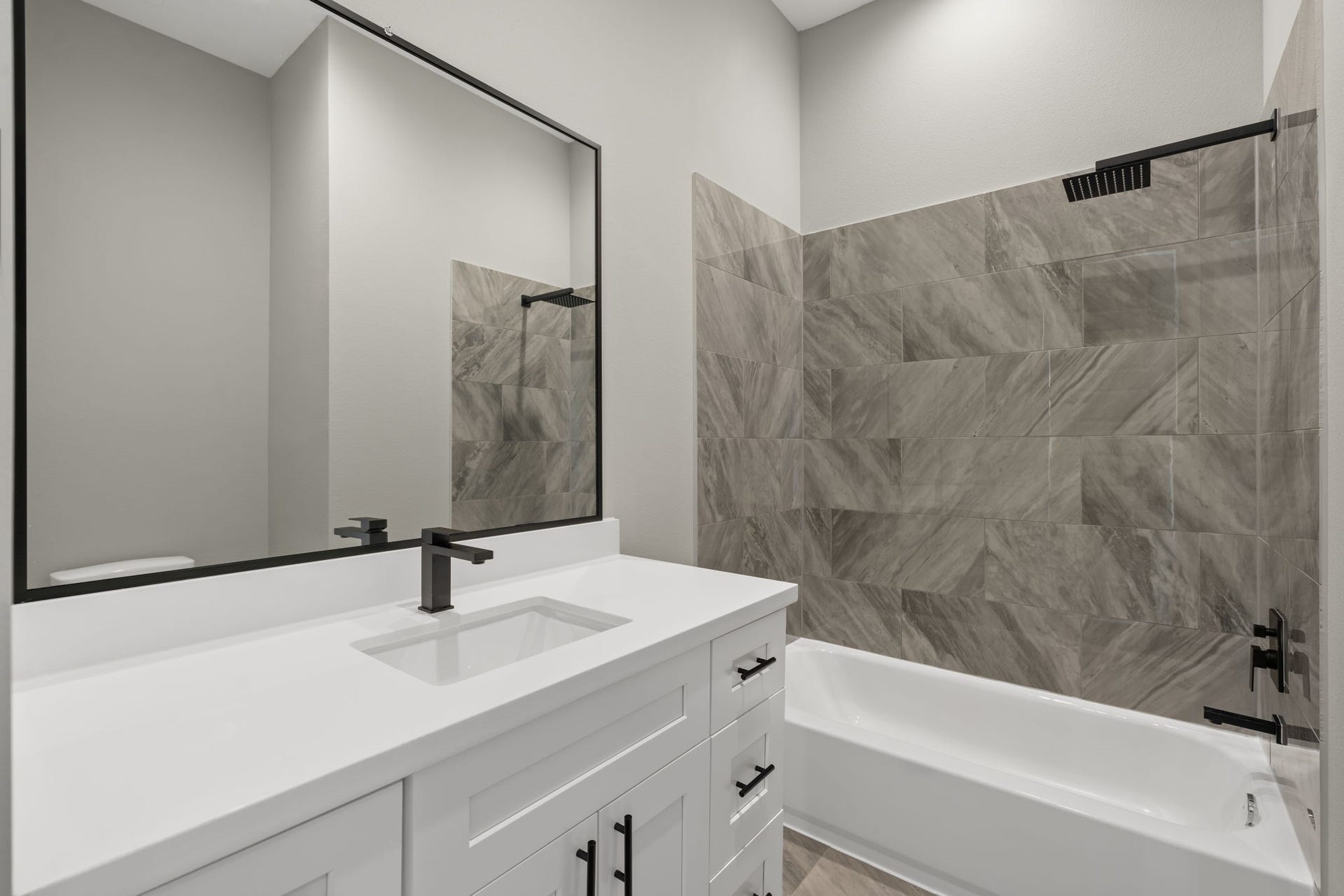 1175 W 19th Street, Houston, TX 77008 Additional bathroom on 3rd floor