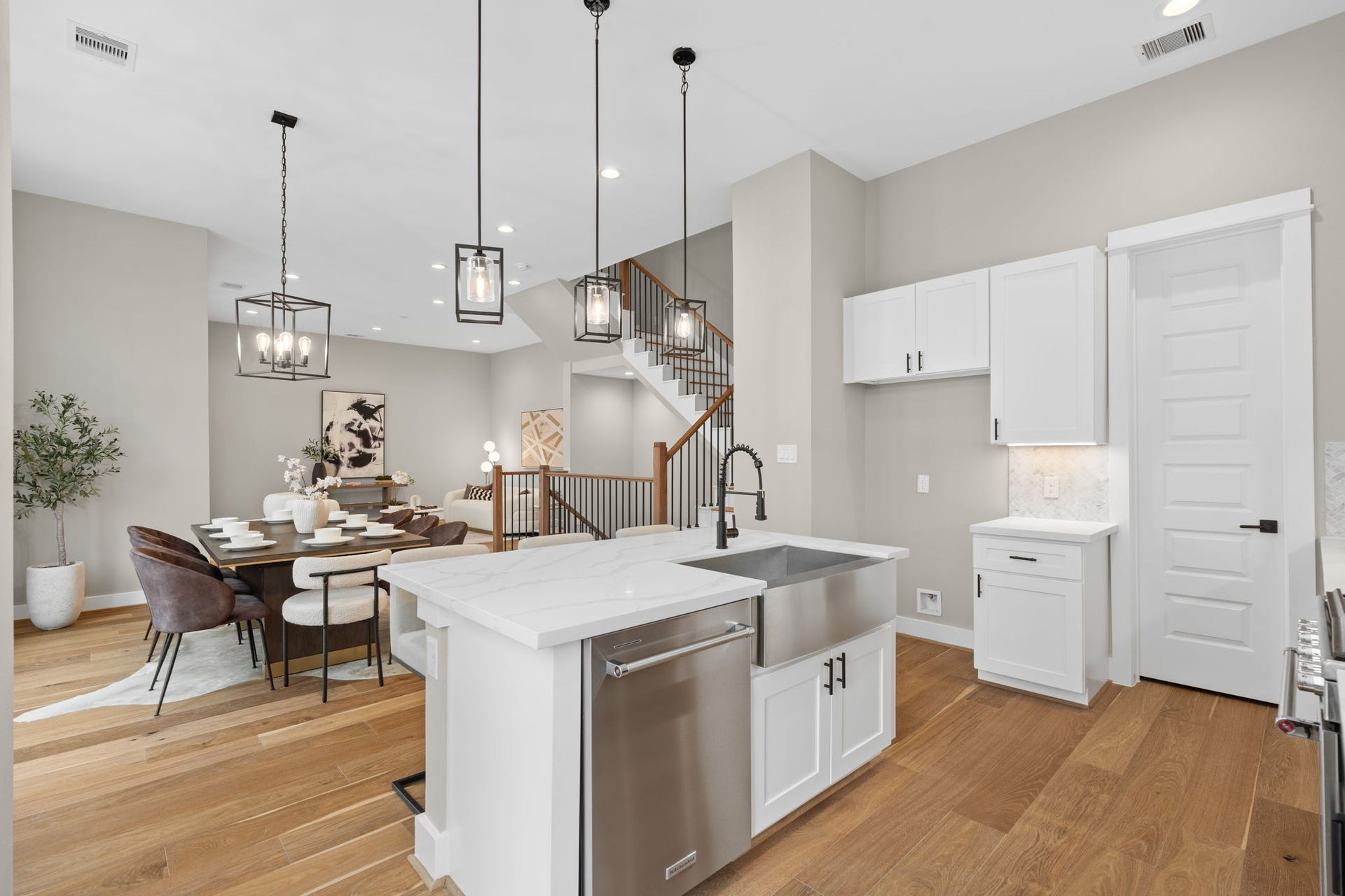 1175 W 19th Street, Houston, TX 77008 1175 W 19th Street, Houston, TX 77008