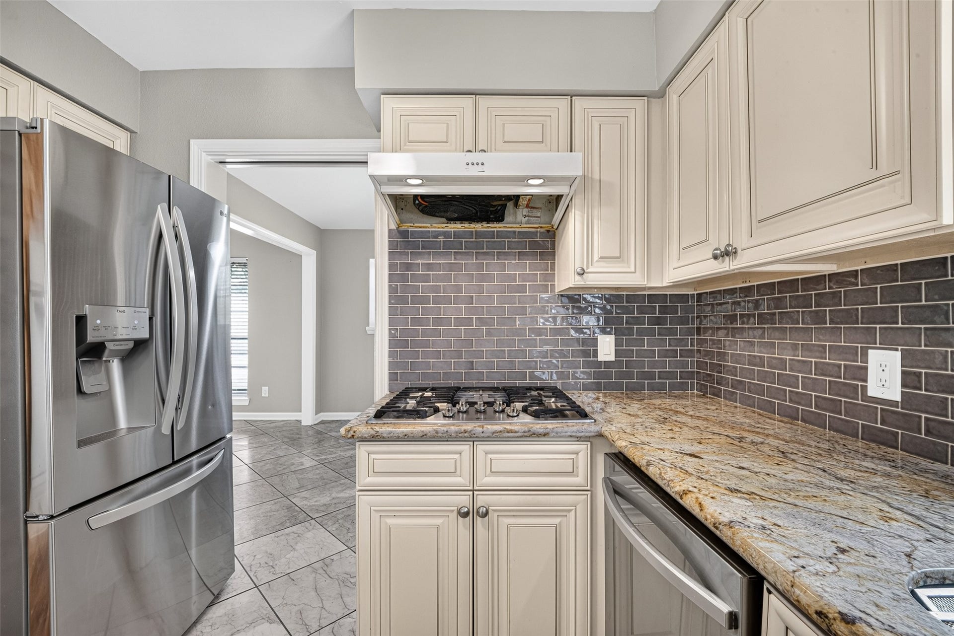 6038 Cartagena Street, Houston, TX 77035 6038 Cartagena Street, Houston, TX 77035