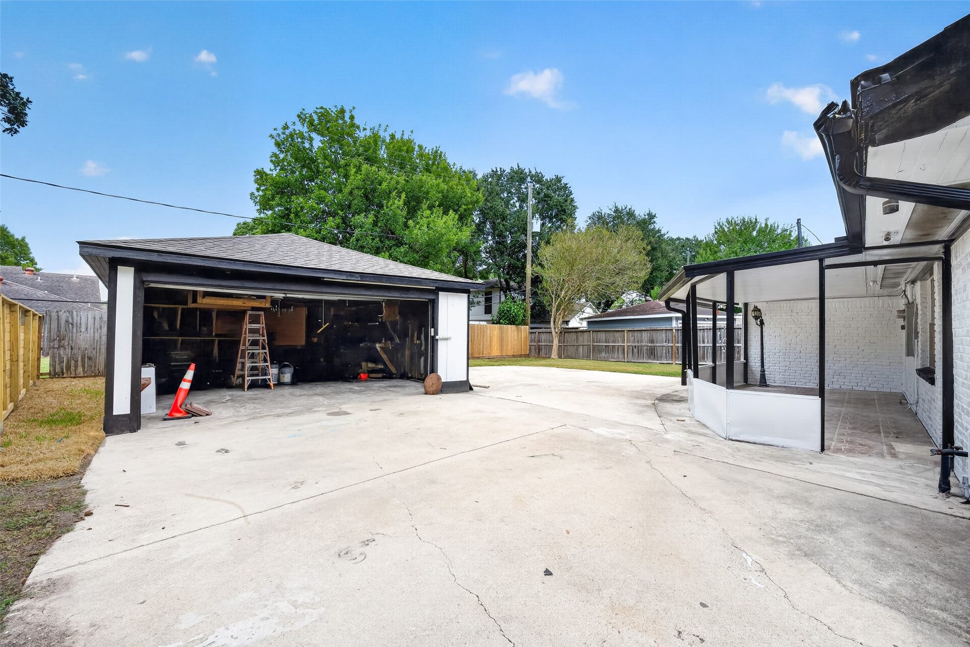 6038 Cartagena Street, Houston, TX 77035 6038 Cartagena Street, Houston, TX 77035