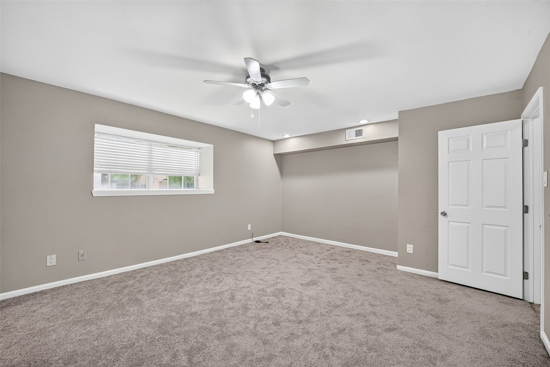 6038 Cartagena Street, Houston, TX 77035 6038 Cartagena Street, Houston, TX 77035