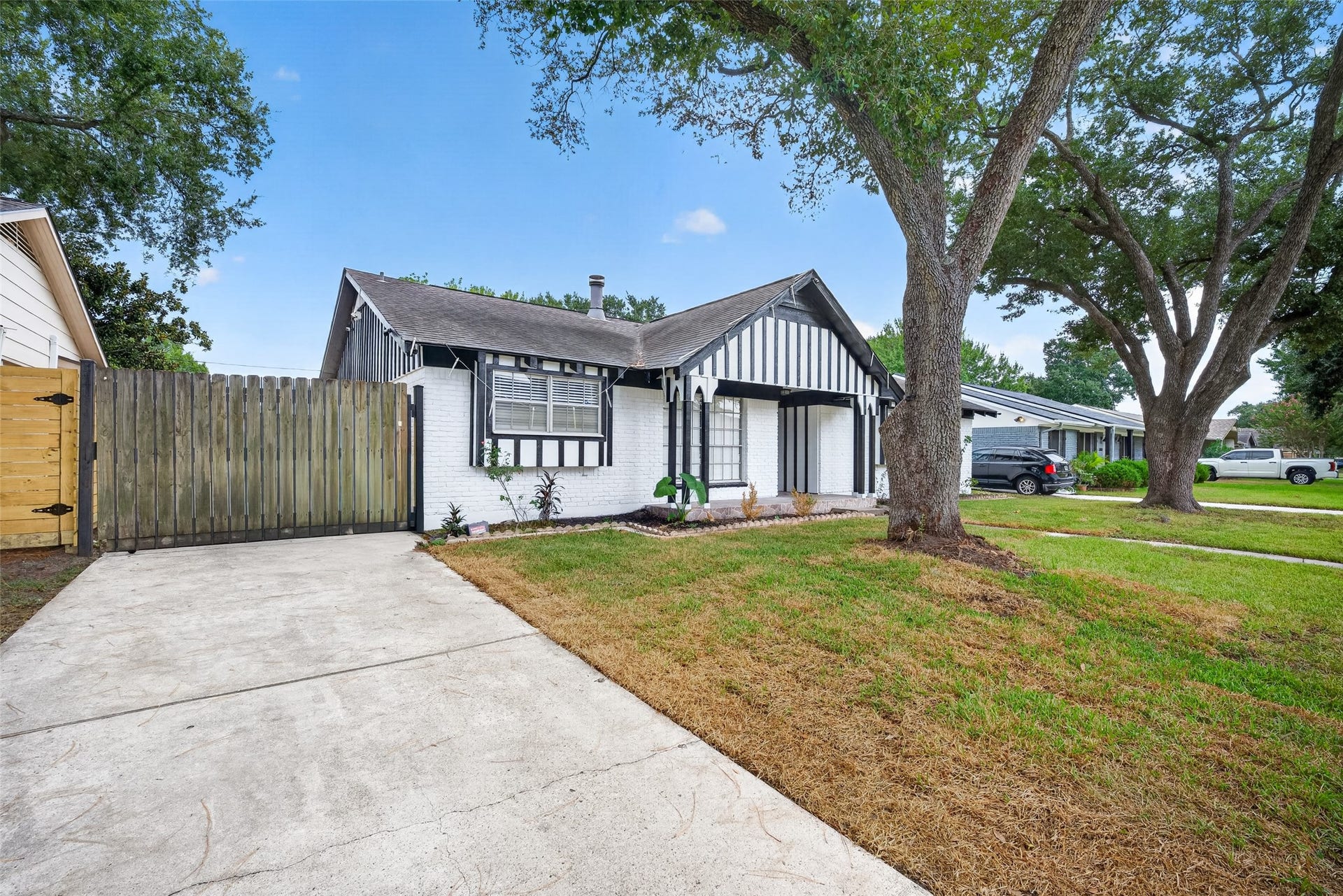 6038 Cartagena Street, Houston, TX 77035 6038 Cartagena Street, Houston, TX 77035