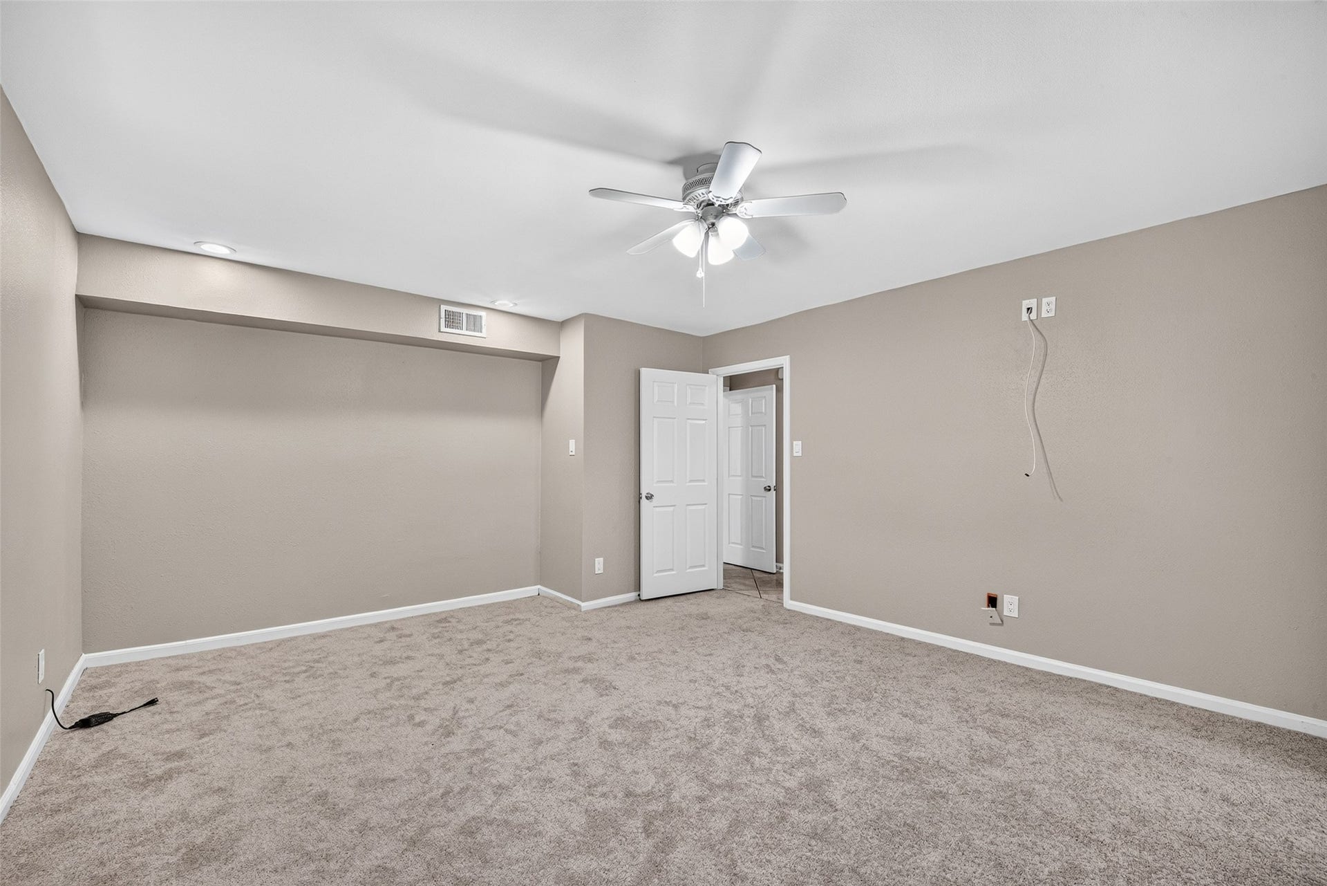 6038 Cartagena Street, Houston, TX 77035 6038 Cartagena Street, Houston, TX 77035