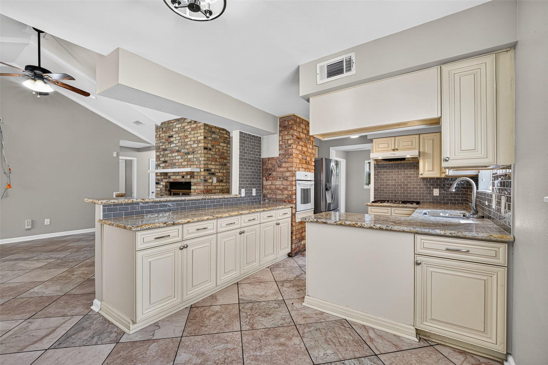 6038 Cartagena Street, Houston, TX 77035 6038 Cartagena Street, Houston, TX 77035