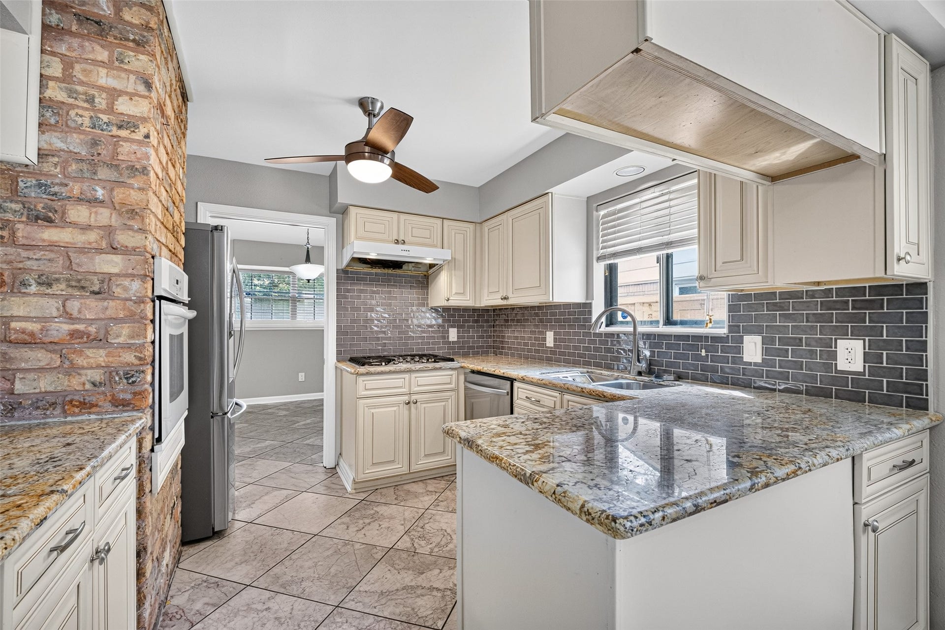 6038 Cartagena Street, Houston, TX 77035 6038 Cartagena Street, Houston, TX 77035