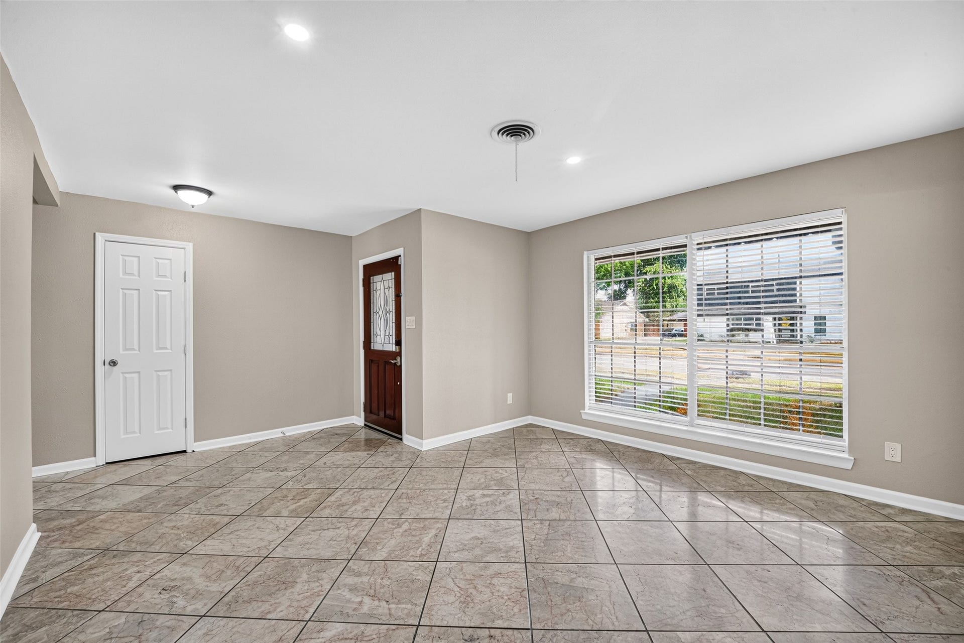 6038 Cartagena Street, Houston, TX 77035 6038 Cartagena Street, Houston, TX 77035