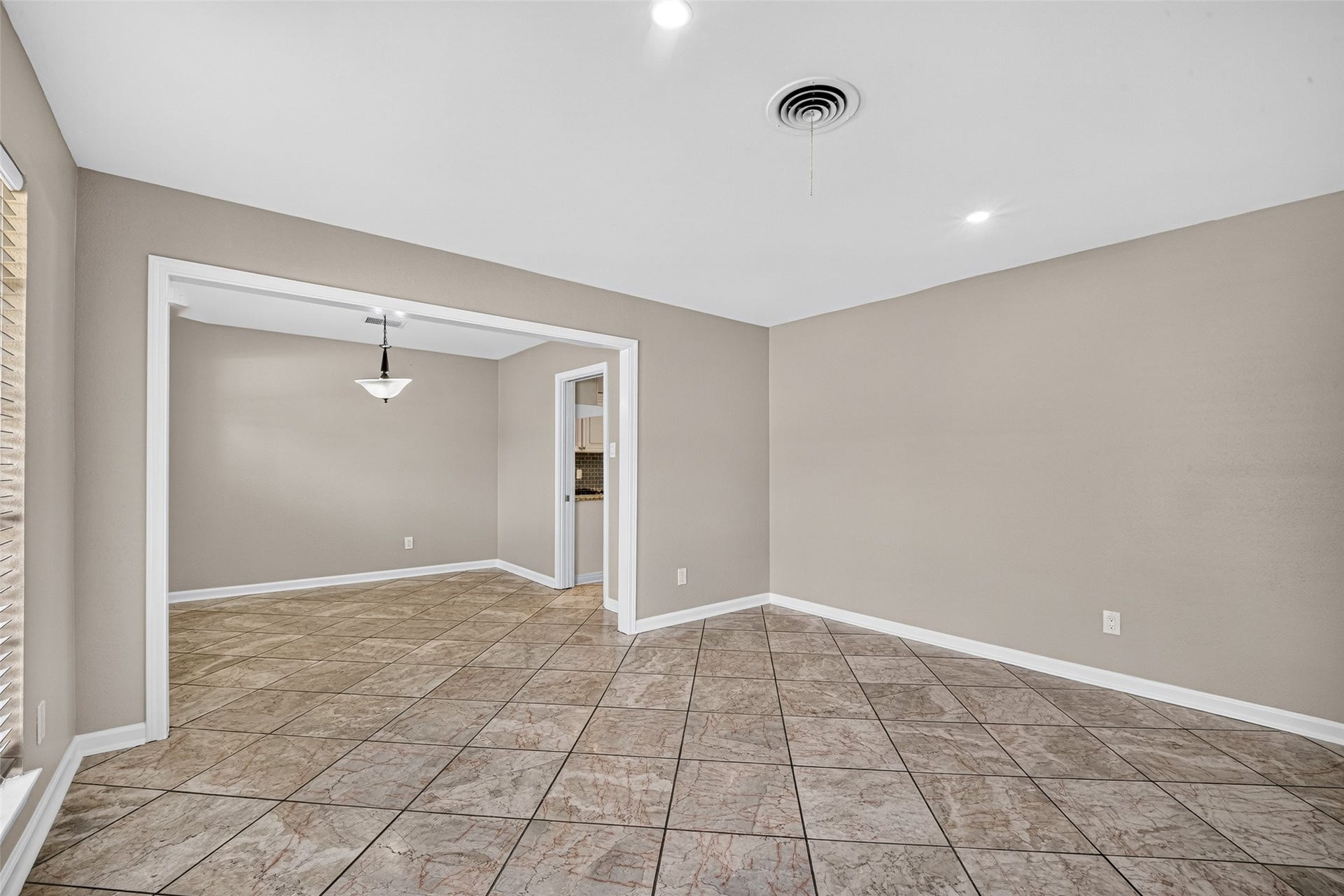 6038 Cartagena Street, Houston, TX 77035 6038 Cartagena Street, Houston, TX 77035