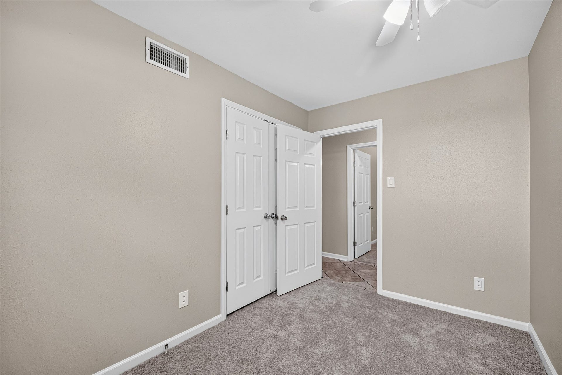 6038 Cartagena Street, Houston, TX 77035 6038 Cartagena Street, Houston, TX 77035
