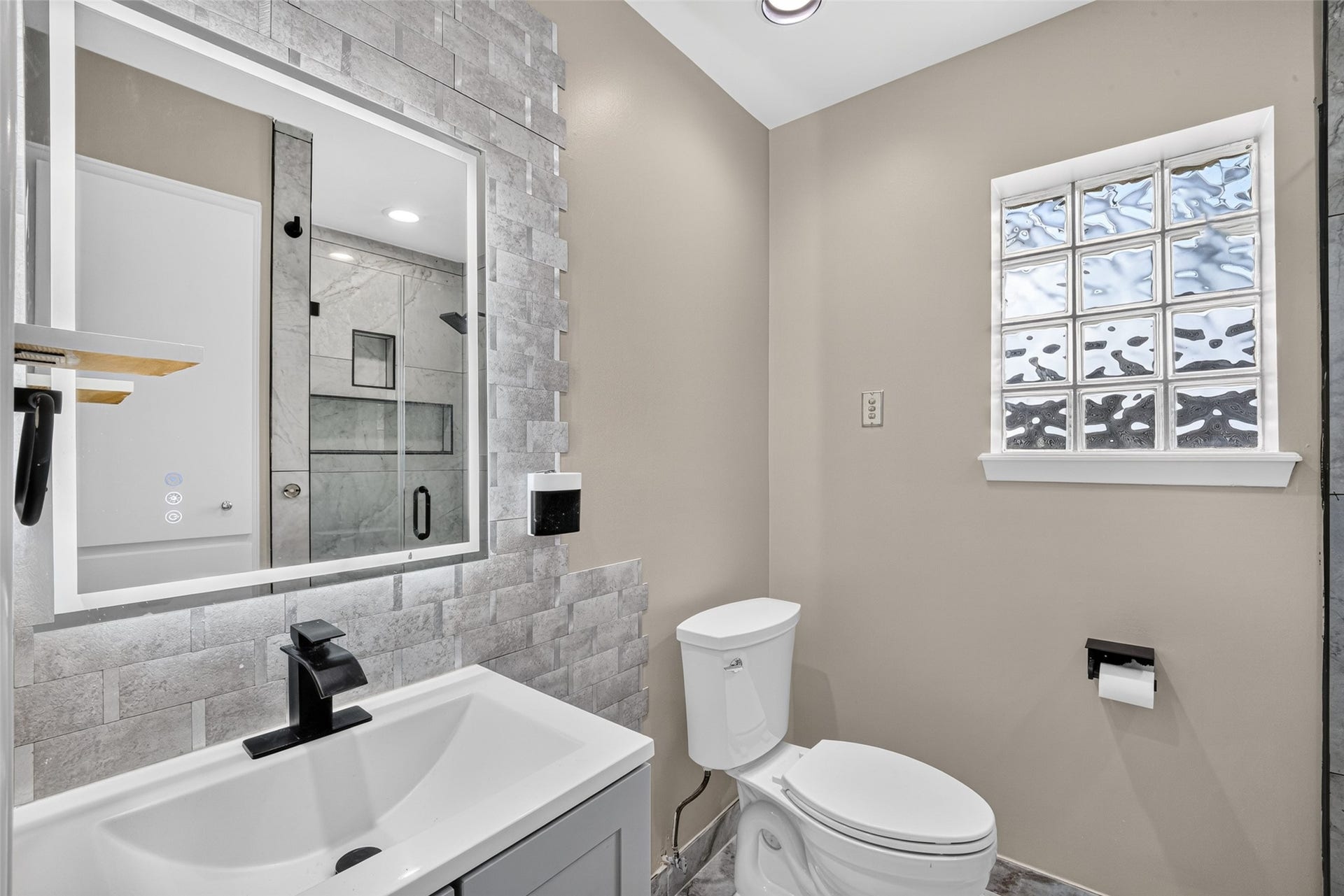 6038 Cartagena Street, Houston, TX 77035 6038 Cartagena Street, Houston, TX 77035