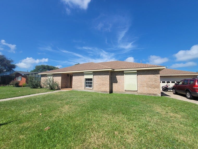 2626 Beluche Drive, Galveston, TX 77551 2626 Beluche Drive, Galveston, TX 77551
