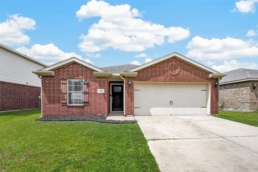 Property photo for 9426 Peridot Green Drive, Rosharon, TX