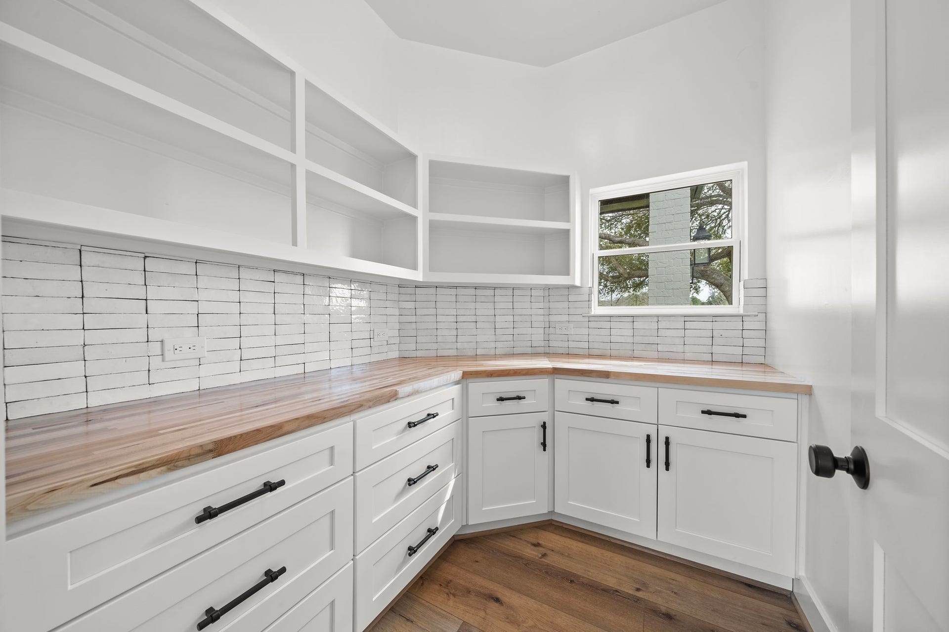 Walk-in Pantry