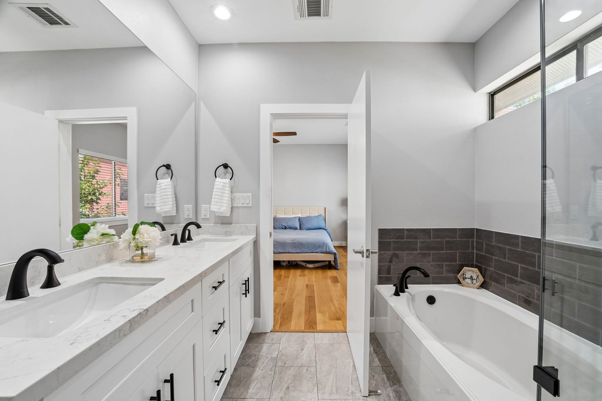 1614 Bonner Street, Houston, TX 77007 1614 Bonner Street, Houston, TX 77007