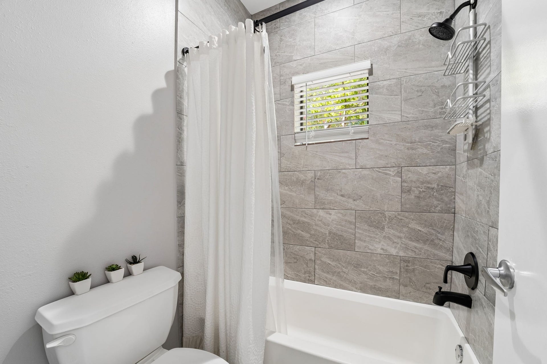 1614 Bonner Street, Houston, TX 77007 1614 Bonner Street, Houston, TX 77007
