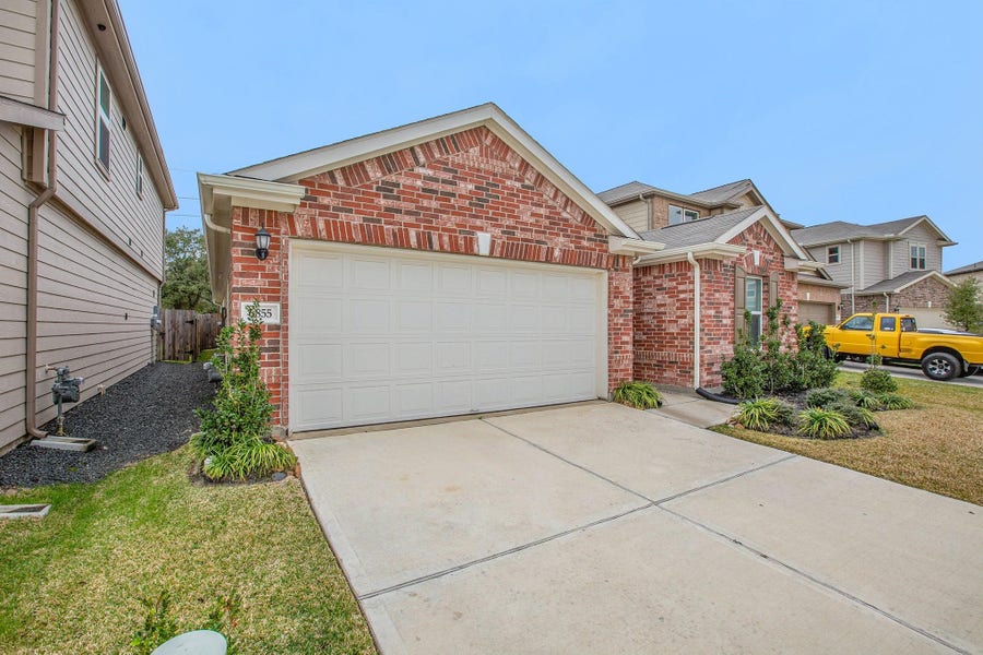 Property photo for 6855 Knoll Spring Way, Houston, TX
