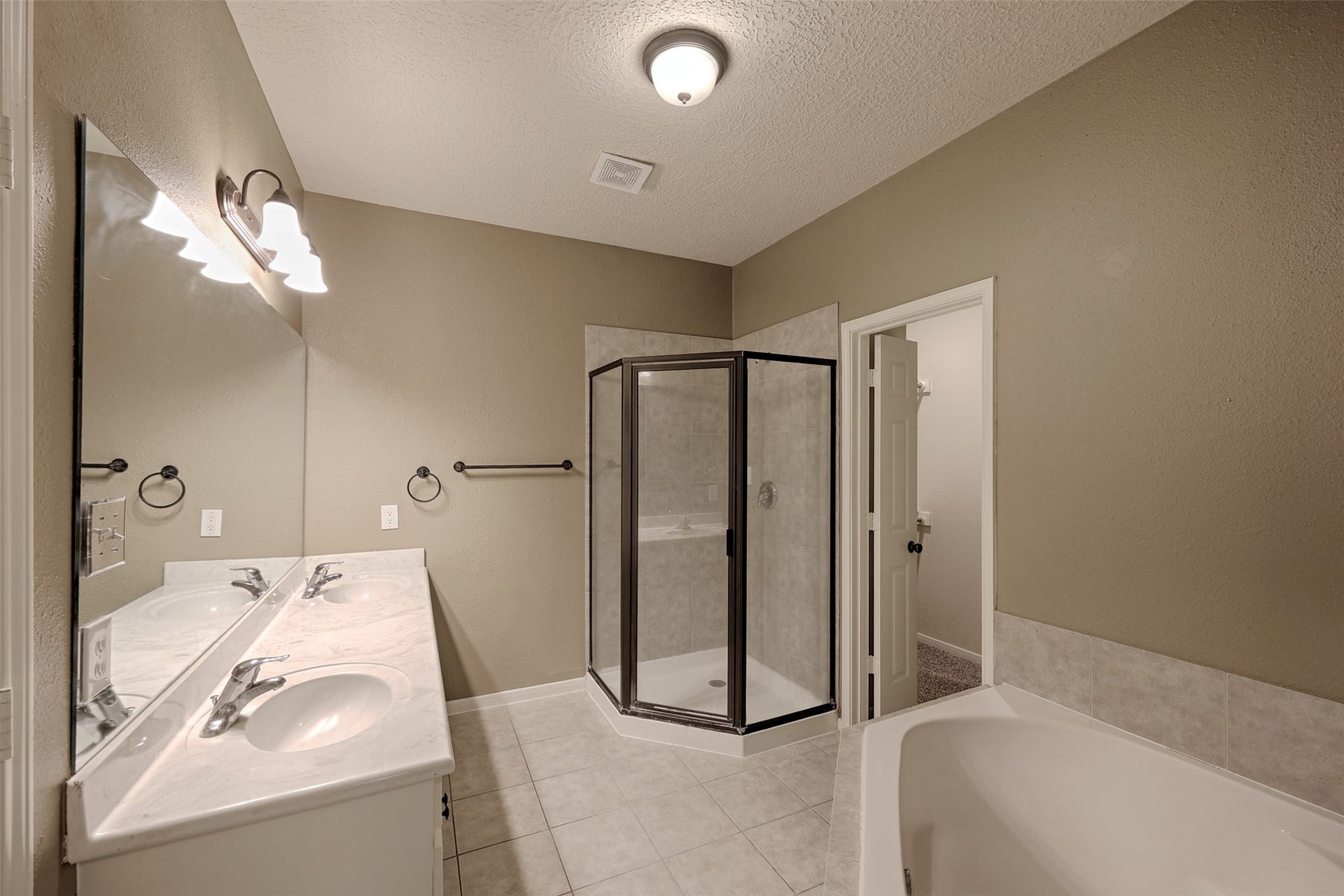 1909 Tickner Street, Conroe, TX 77301