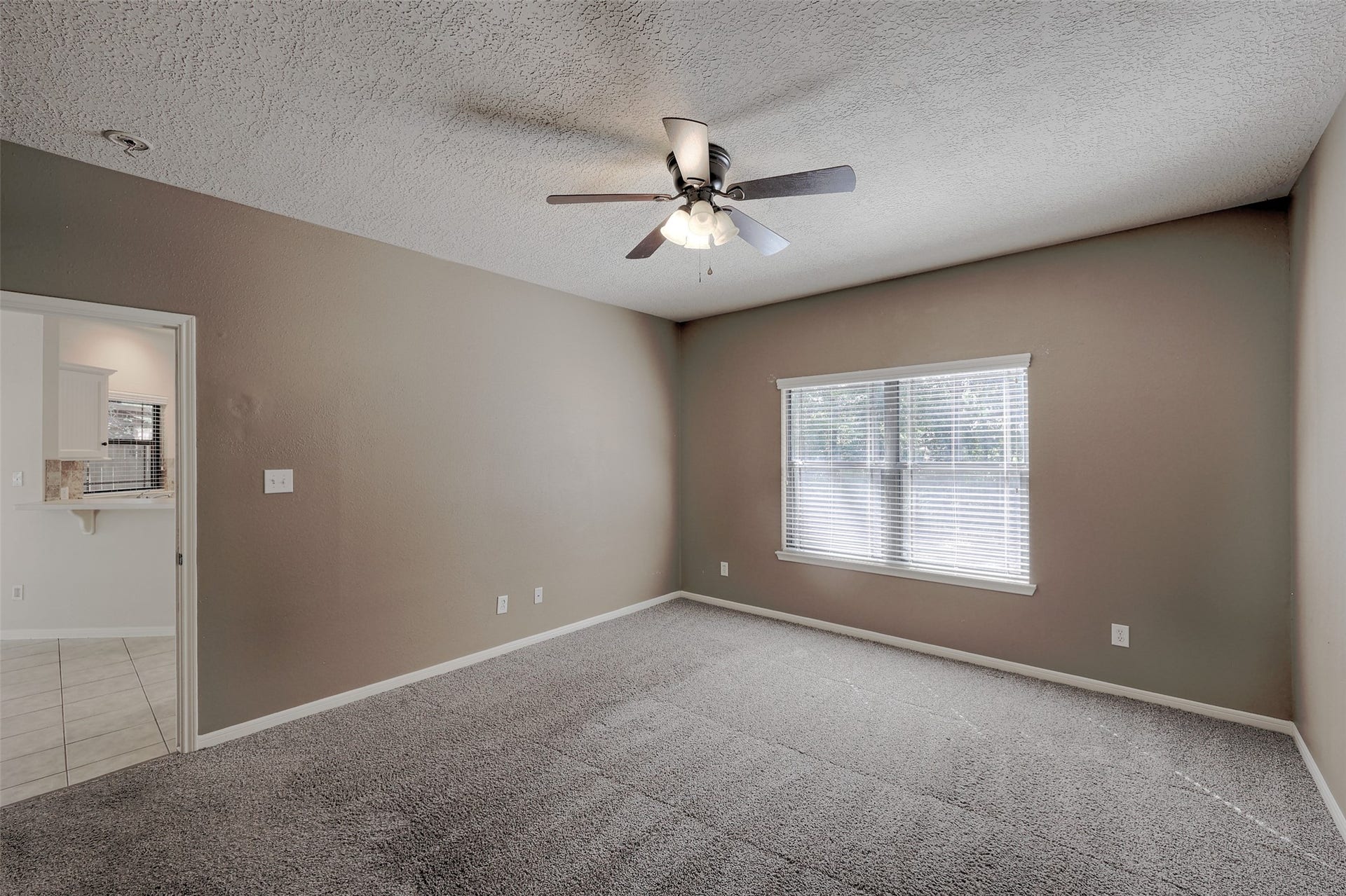1909 Tickner Street, Conroe, TX 77301