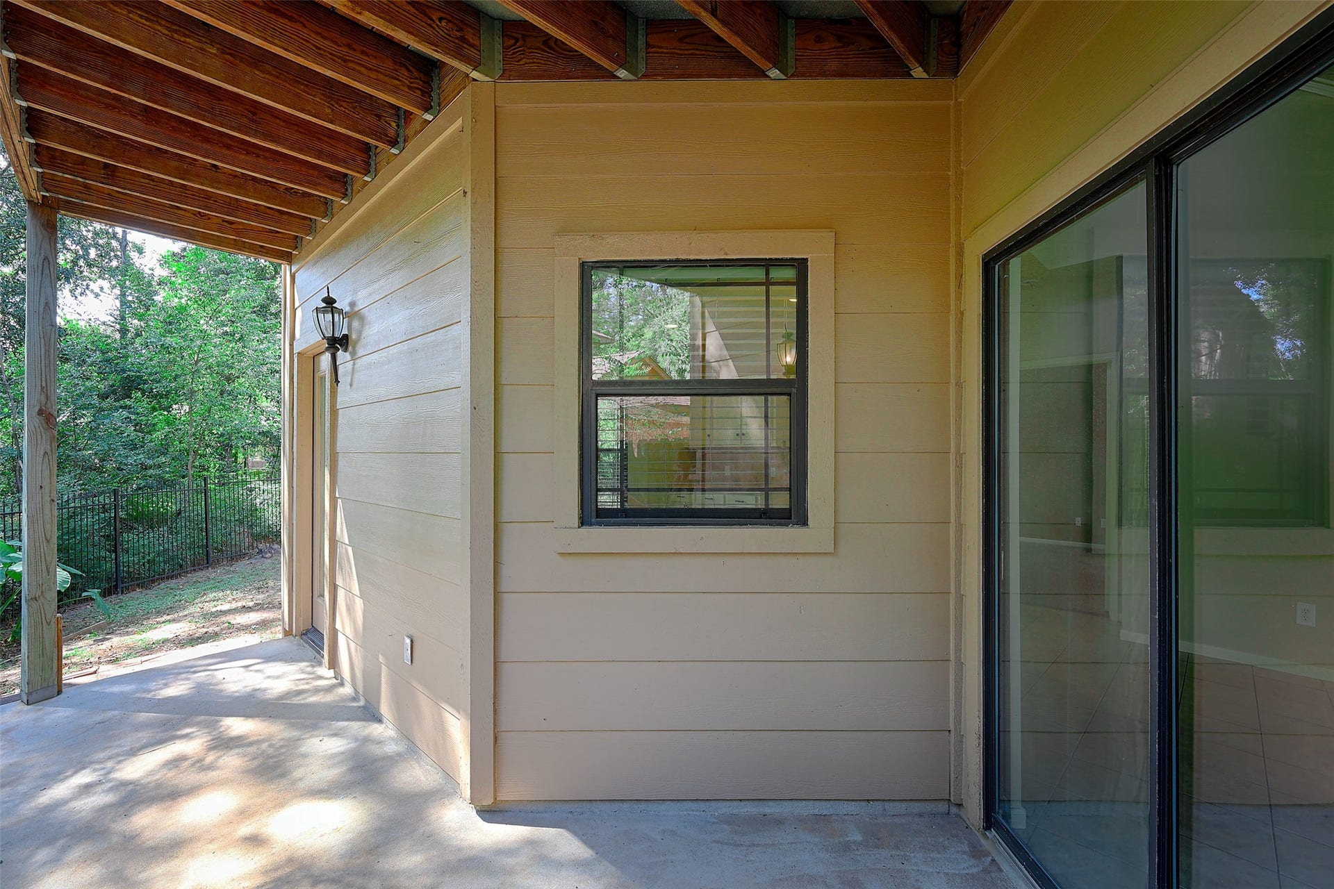 1909 Tickner Street, Conroe, TX 77301