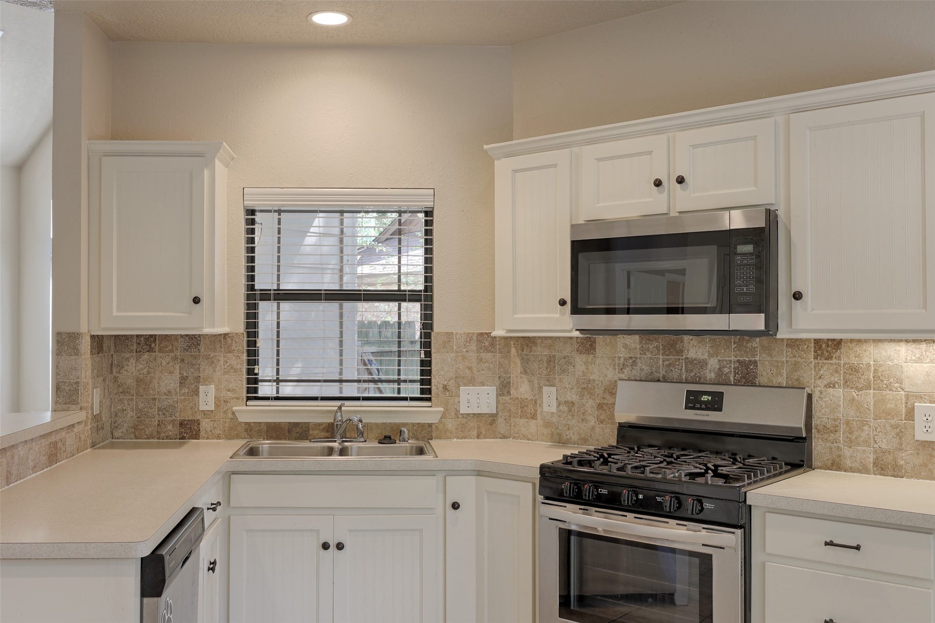 1909 Tickner Street, Conroe, TX 77301