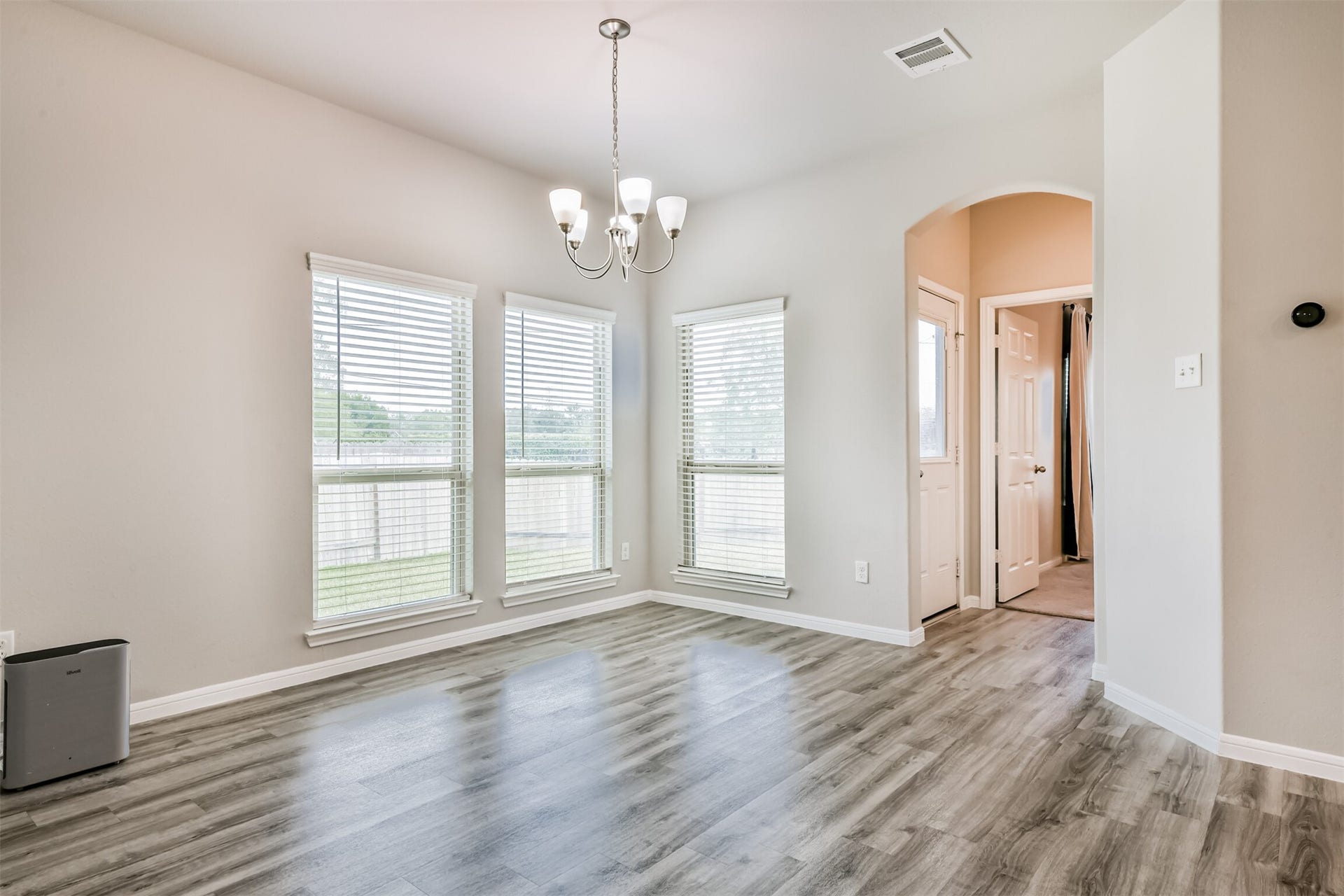 5116 Itiel Street, Houston, TX 77048 5116 Itiel Street, Houston, TX 77048