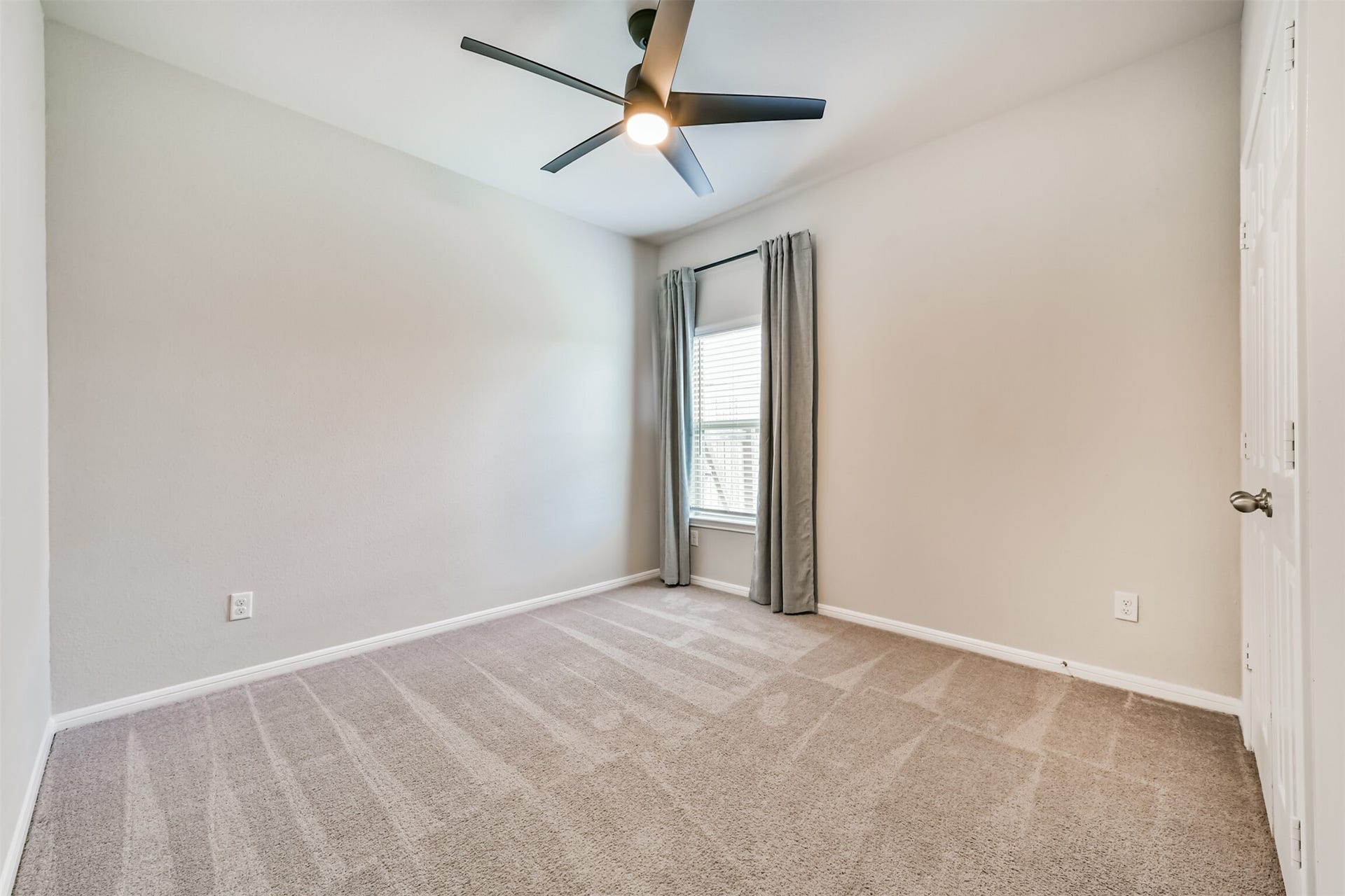5116 Itiel Street, Houston, TX 77048 5116 Itiel Street, Houston, TX 77048