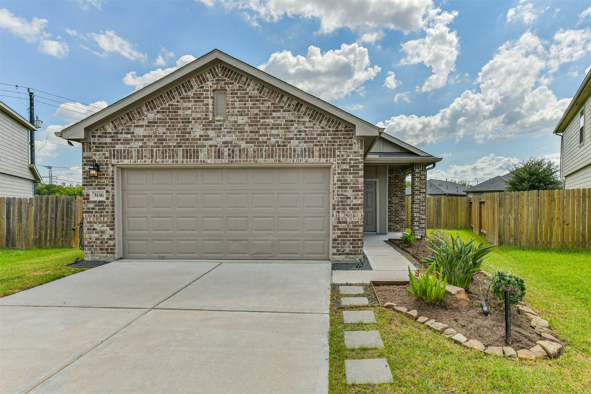 5116 Itiel Street, Houston, TX 77048 5116 Itiel Street, Houston, TX 77048